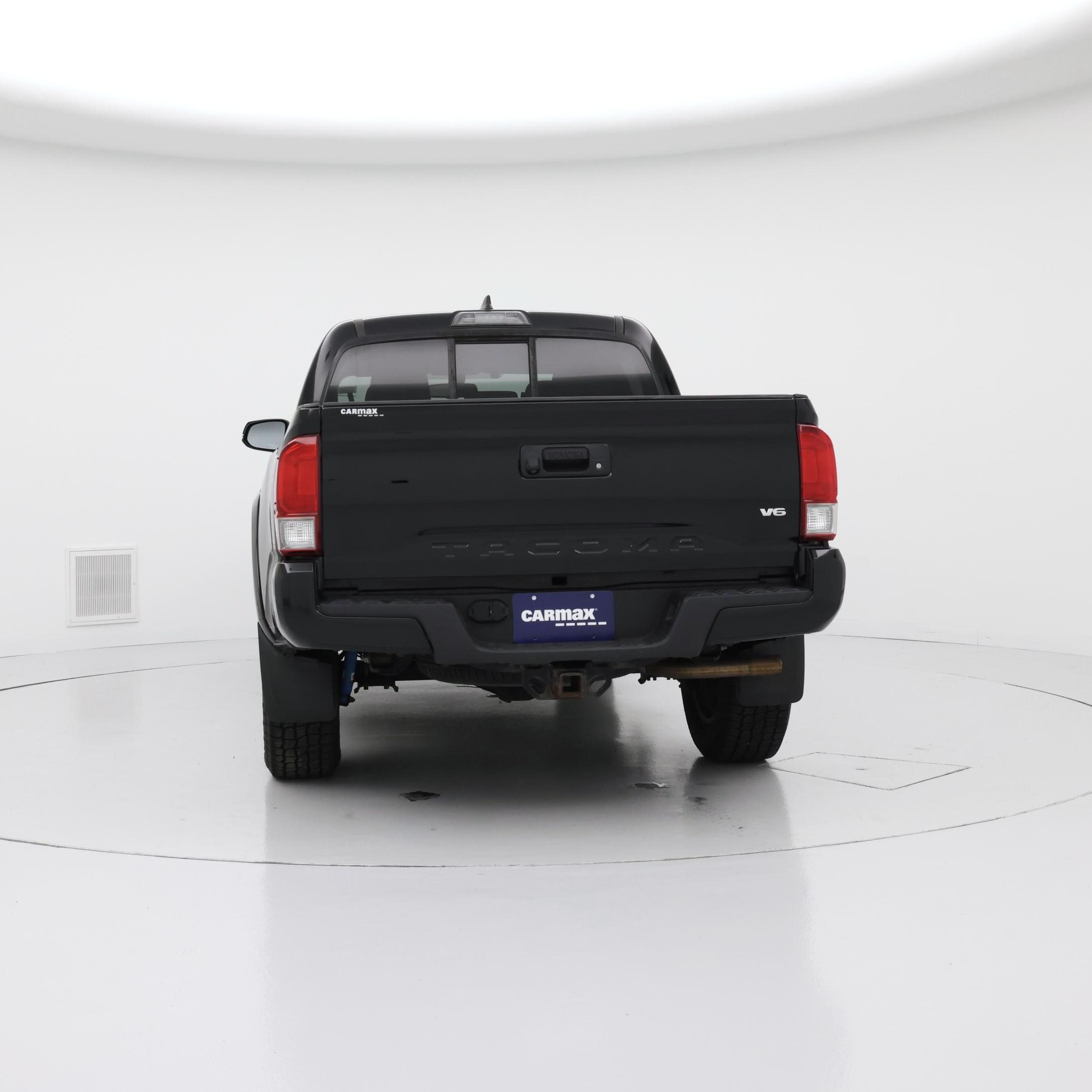 Thumbnail: 2016 Toyota Tacoma - 6