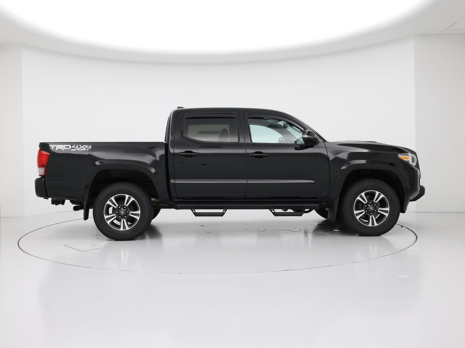 2016 Toyota Tacoma TRD Sport - Photo 8