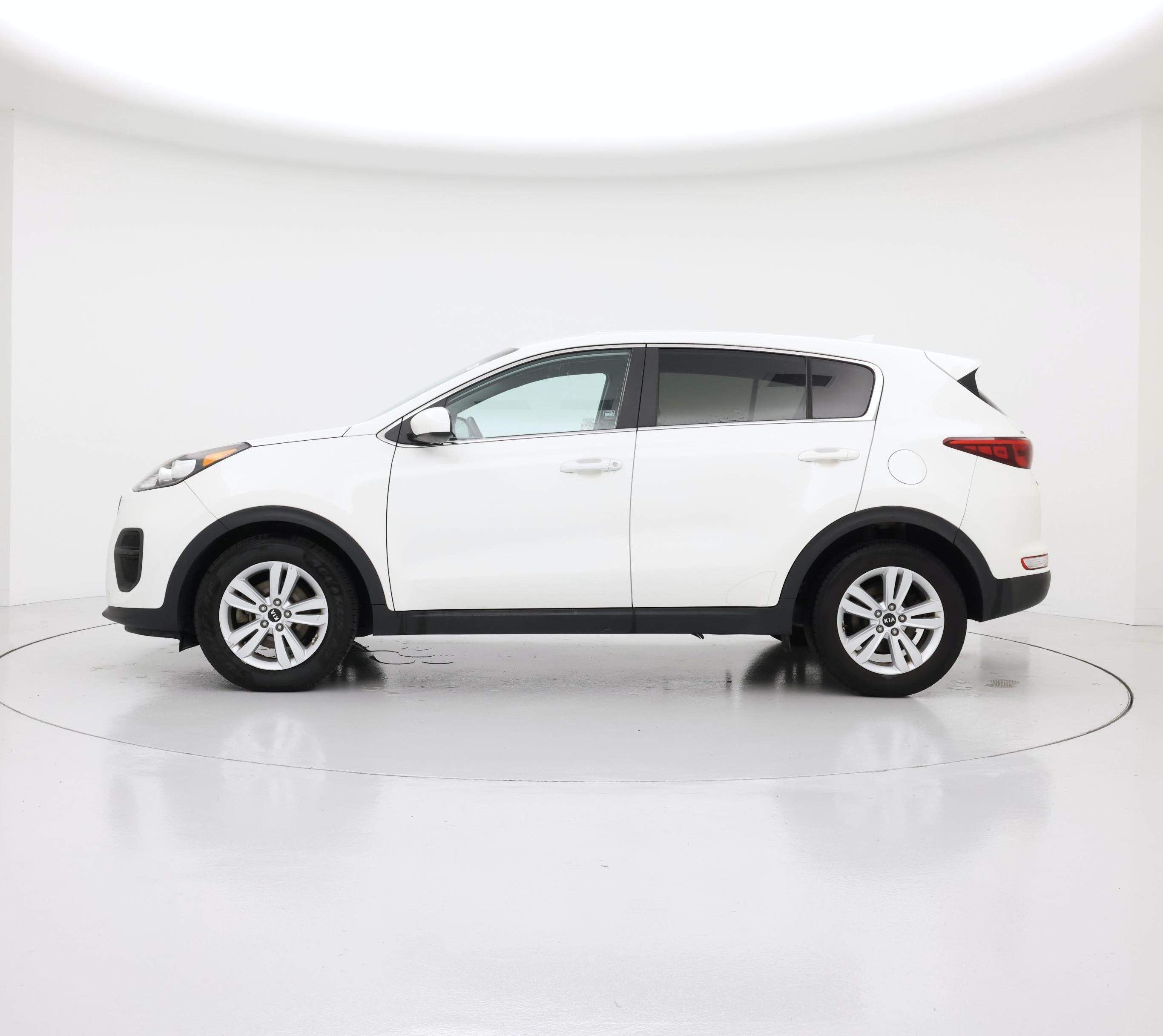 Thumbnail: 2018 Kia Sportage - 3