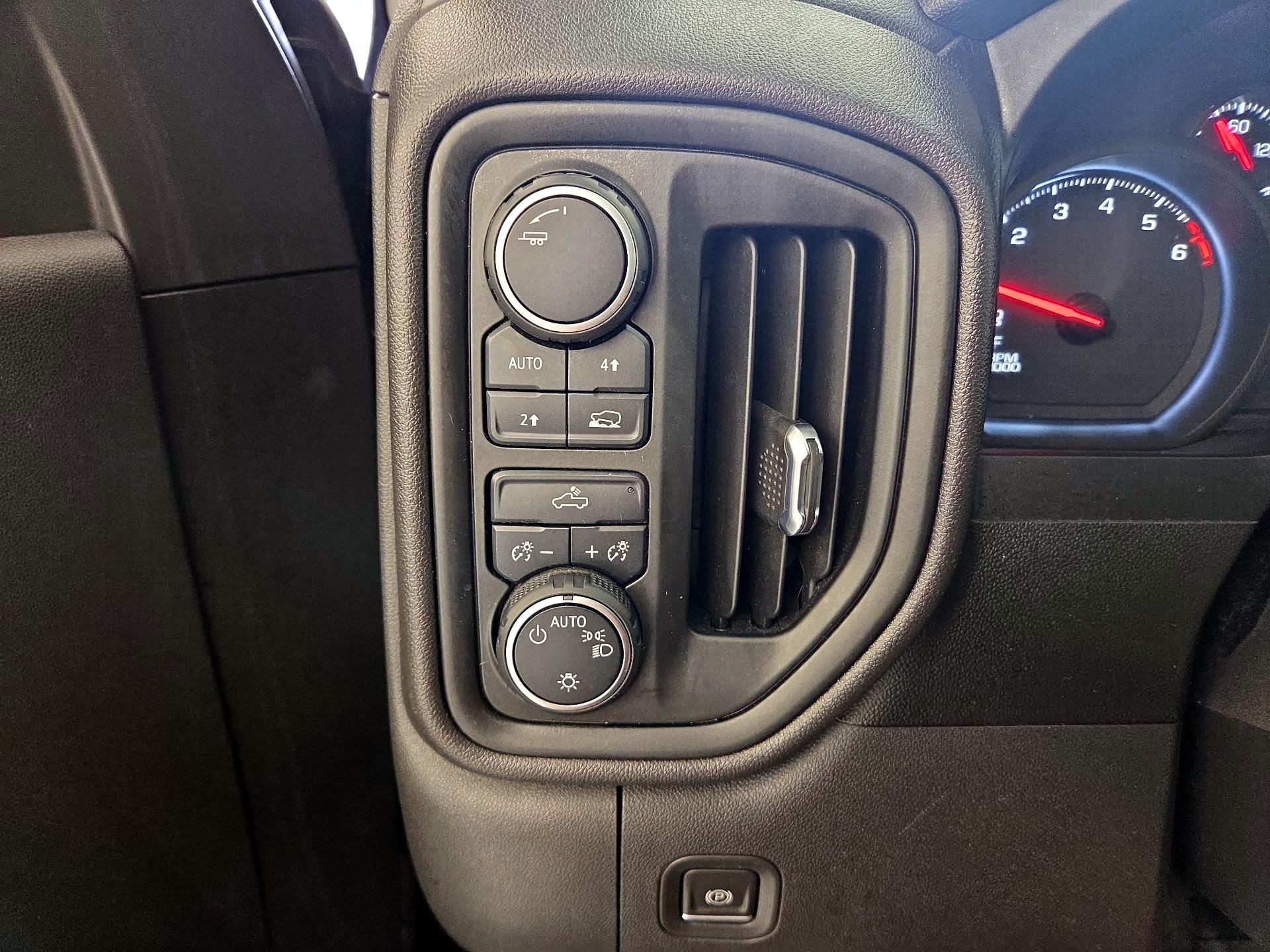 Thumbnail: 2021 Chevrolet Silverado 1500 - 13