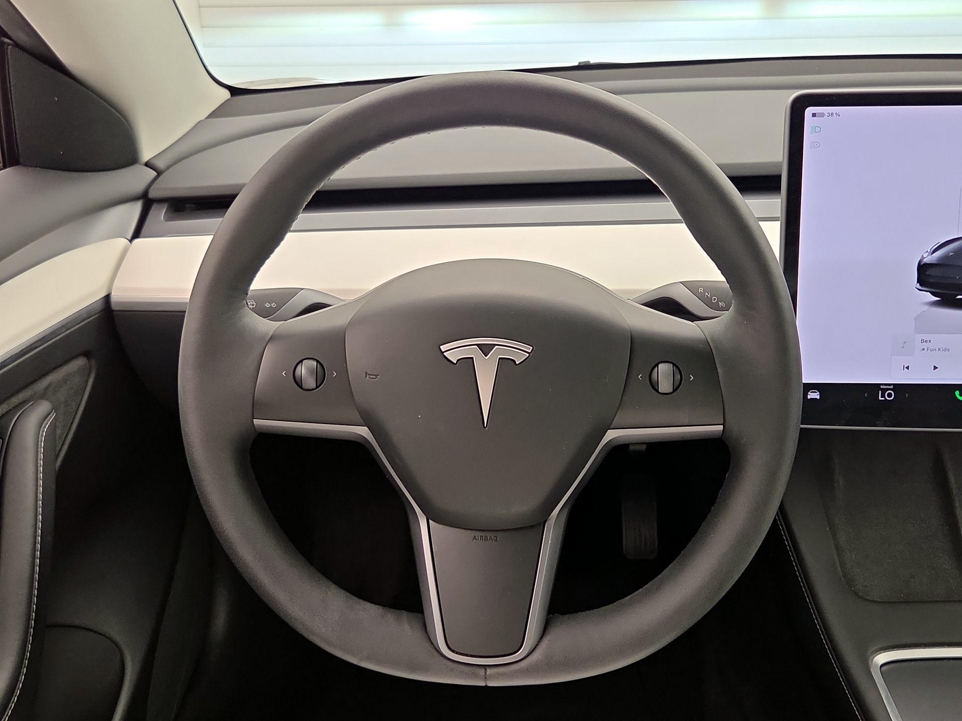 Thumbnail: 2023 Tesla Model 3 - 10