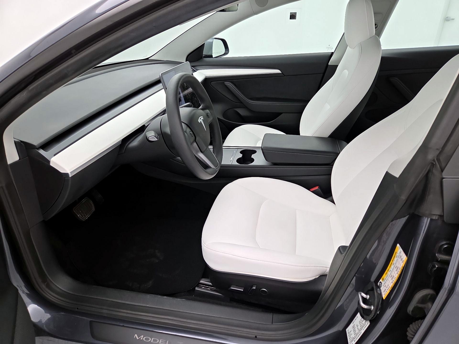 Thumbnail: 2023 Tesla Model 3 - 11