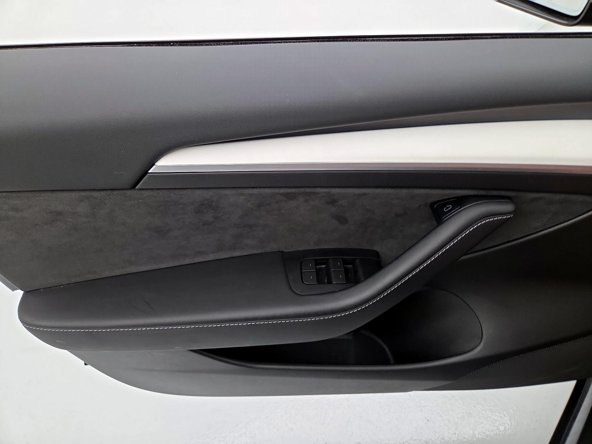 Thumbnail: 2023 Tesla Model 3 - 12