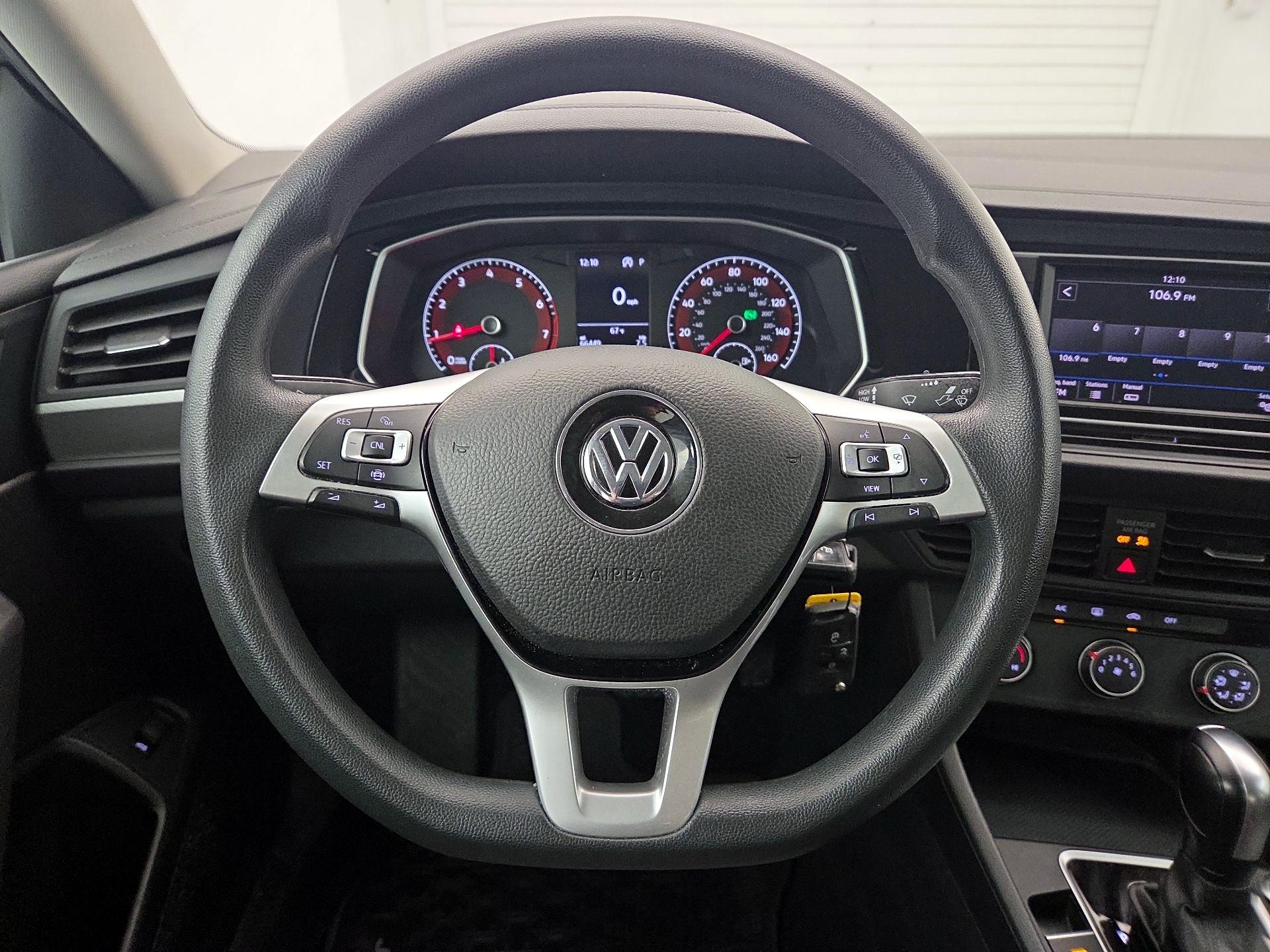 Thumbnail: 2019 Volkswagen Jetta - 10