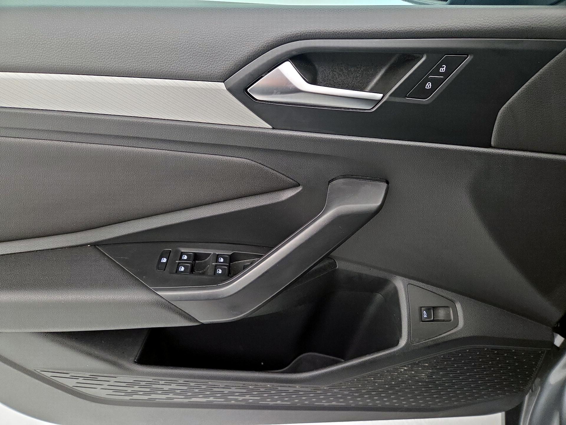 Thumbnail: 2019 Volkswagen Jetta - 12