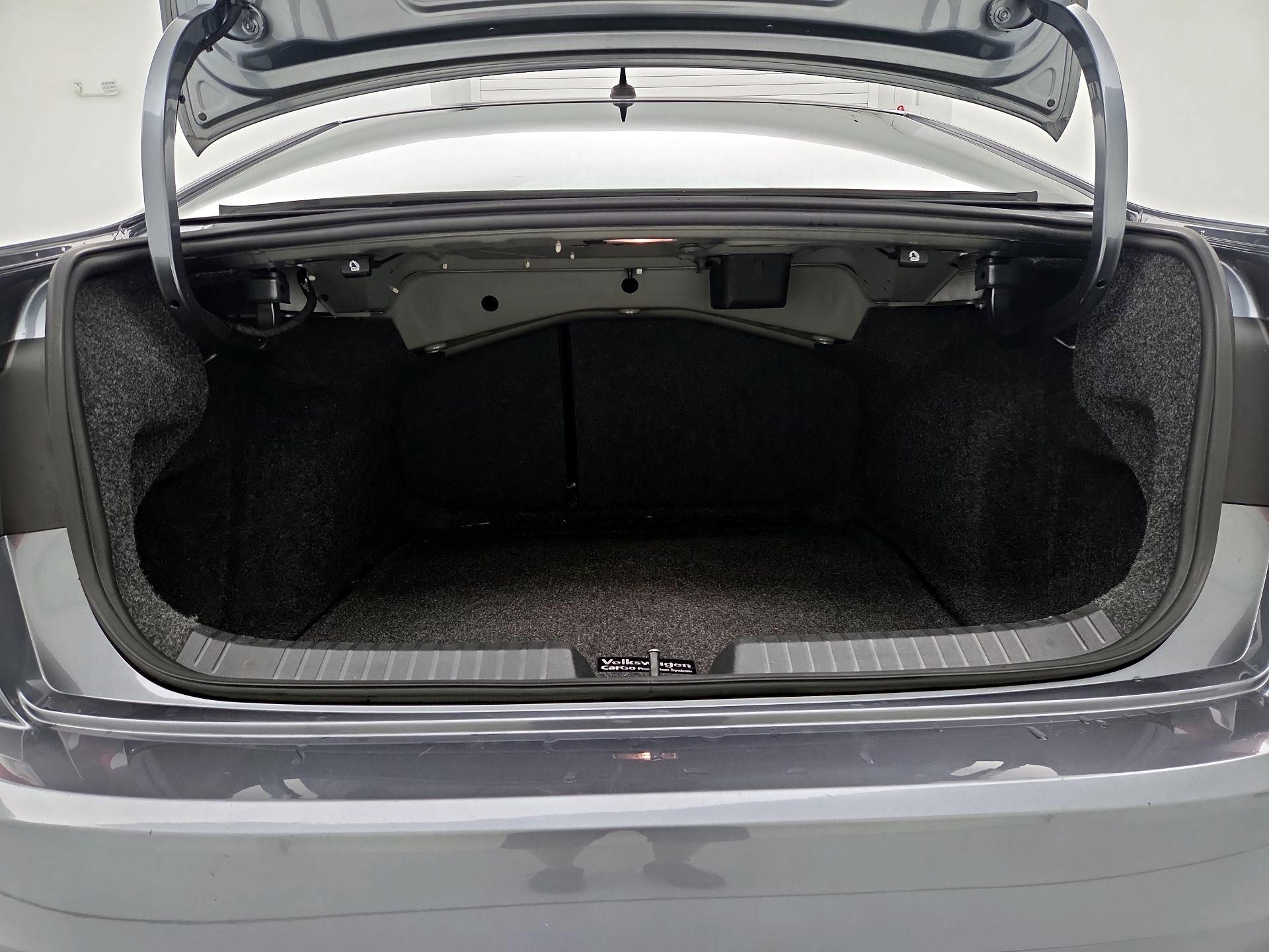 Thumbnail: 2019 Volkswagen Jetta - 20