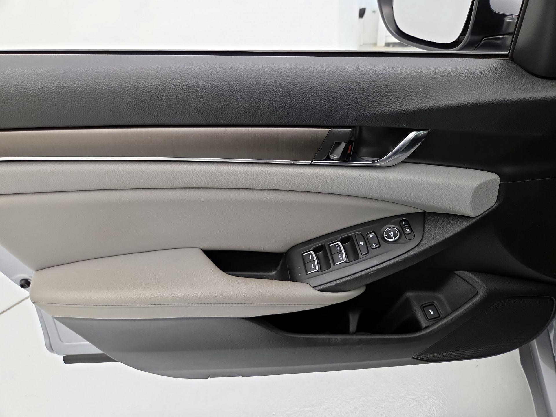 Thumbnail: 2019 Honda Accord - 12