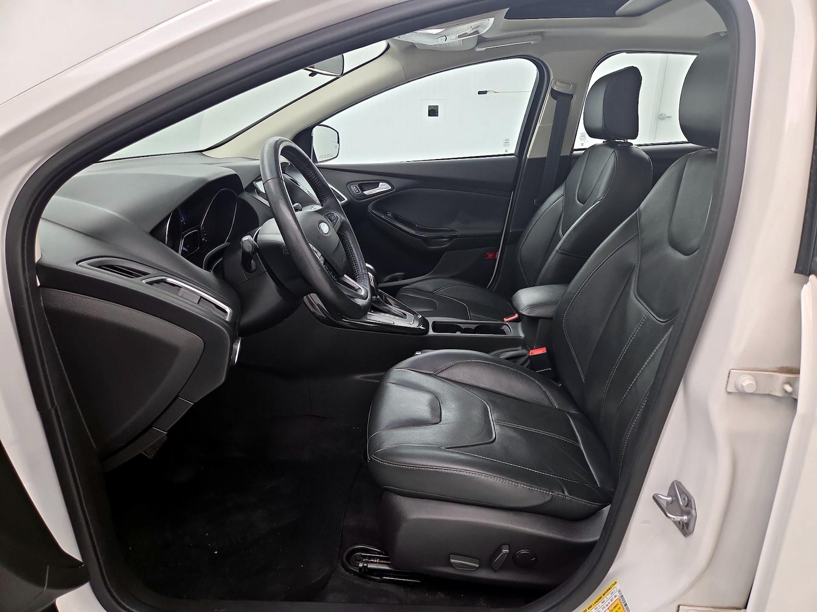 2018 Ford Focus Titanium - Photo 12