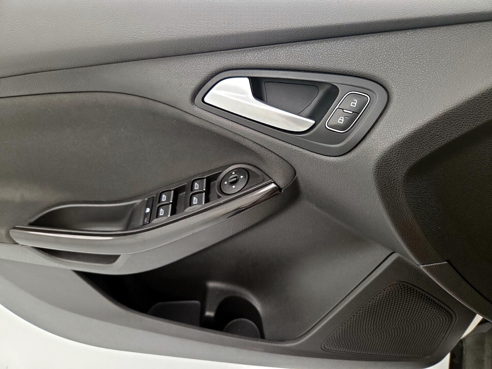 2018 Ford Focus Titanium - Photo 13