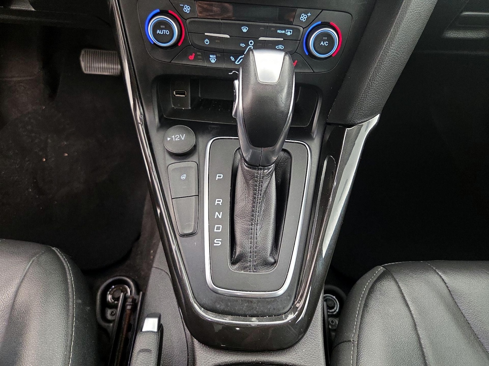2018 Ford Focus Titanium - Photo 19