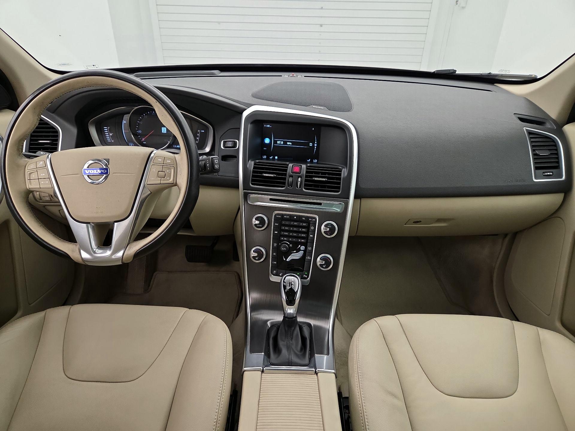 Thumbnail: 2016 Volvo XC60 - 9