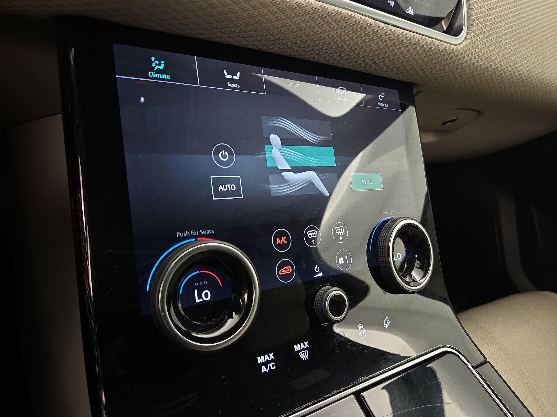 Thumbnail: 2020 Land Rover Range Rover Velar - 17
