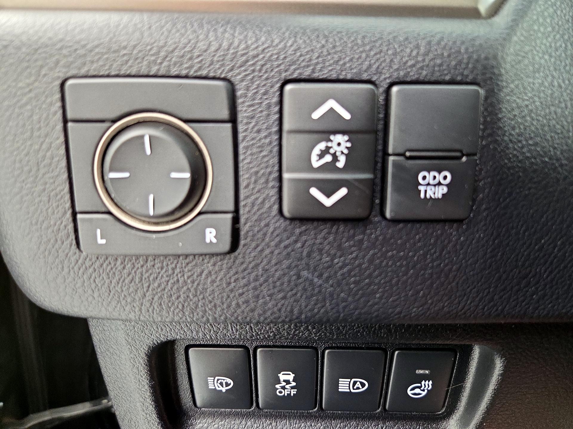 Thumbnail: 2021 Lexus GX - 13
