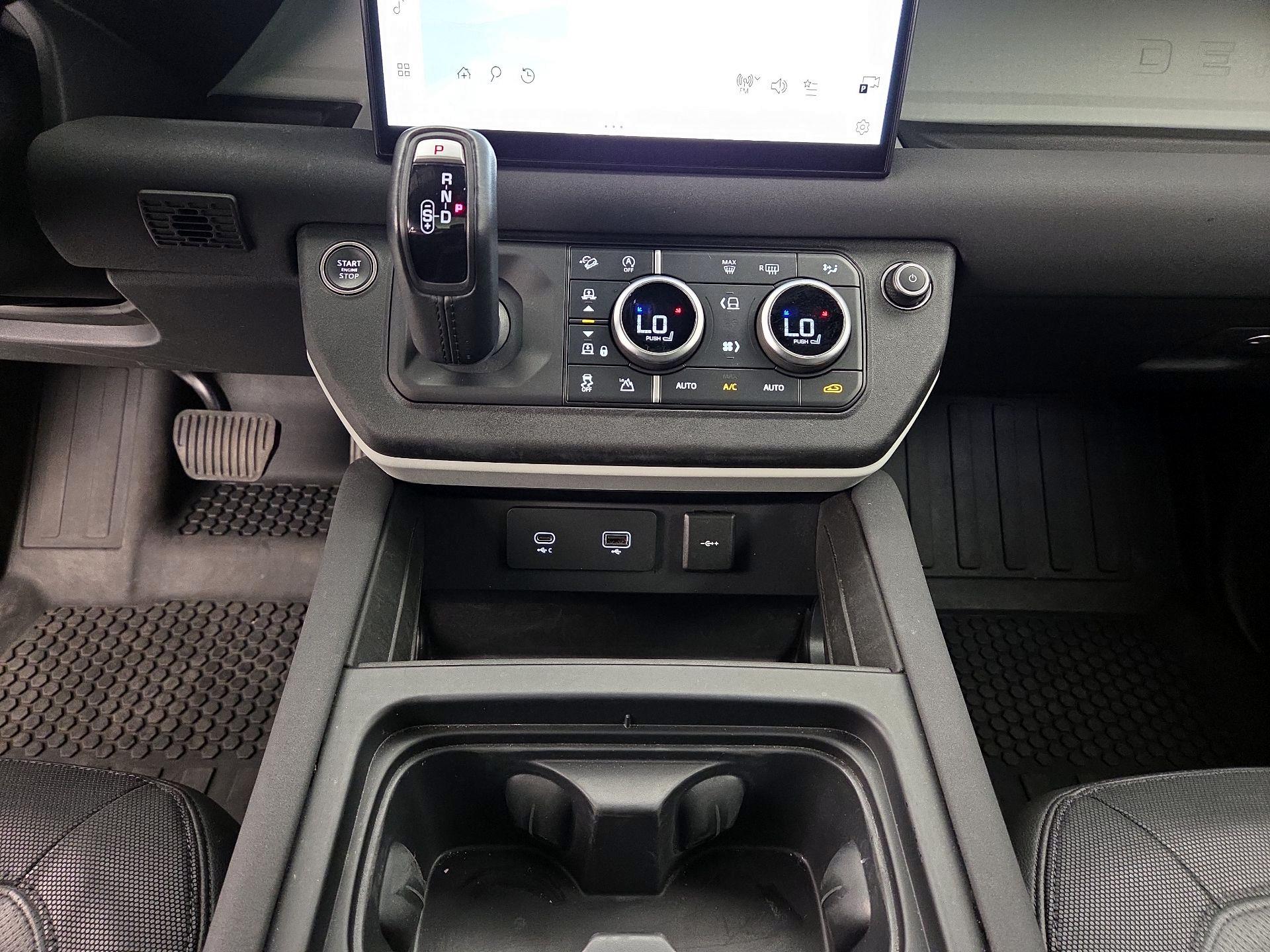 Thumbnail: 2023 Land Rover Defender - 17