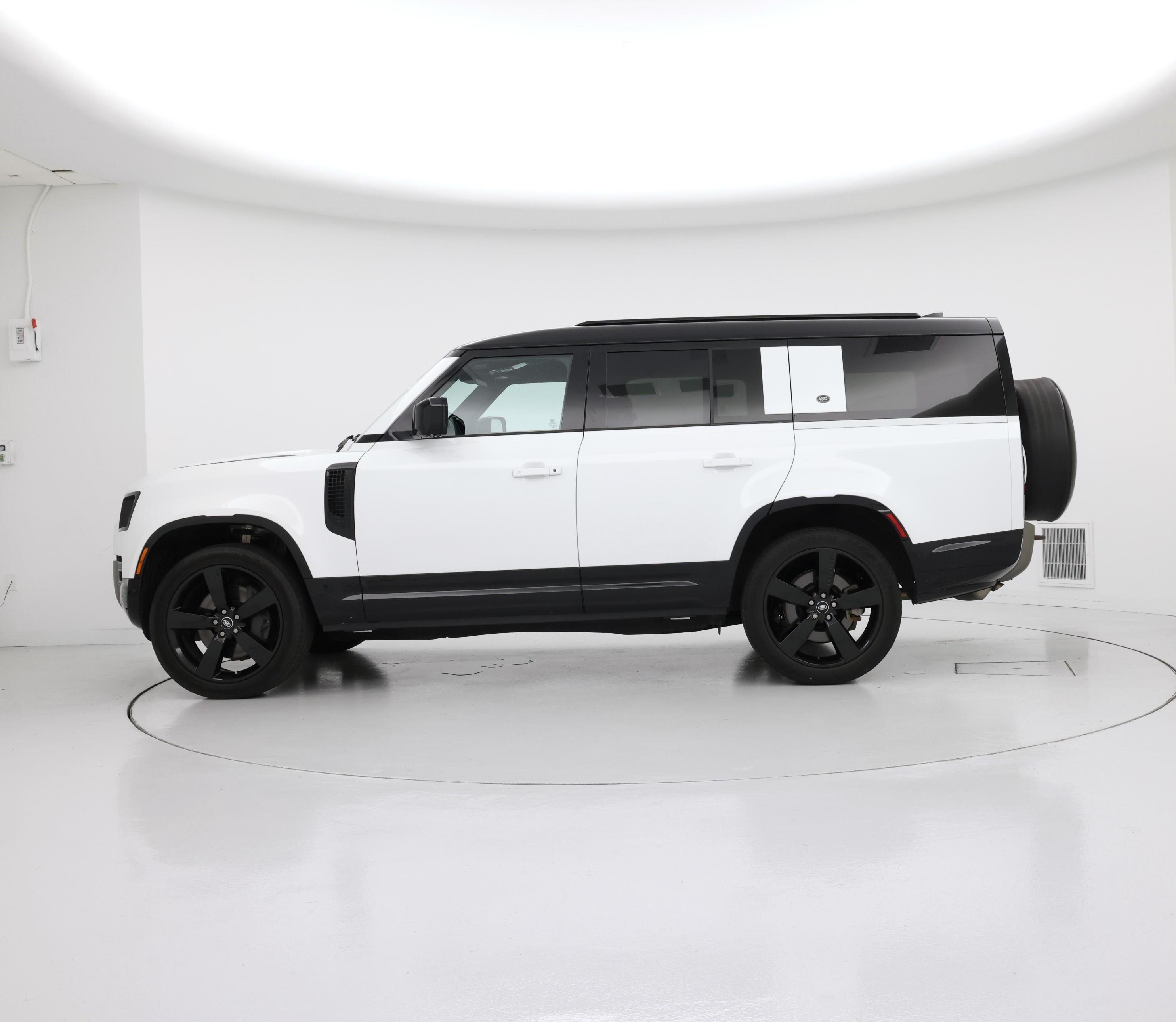 Thumbnail: 2023 Land Rover Defender - 3