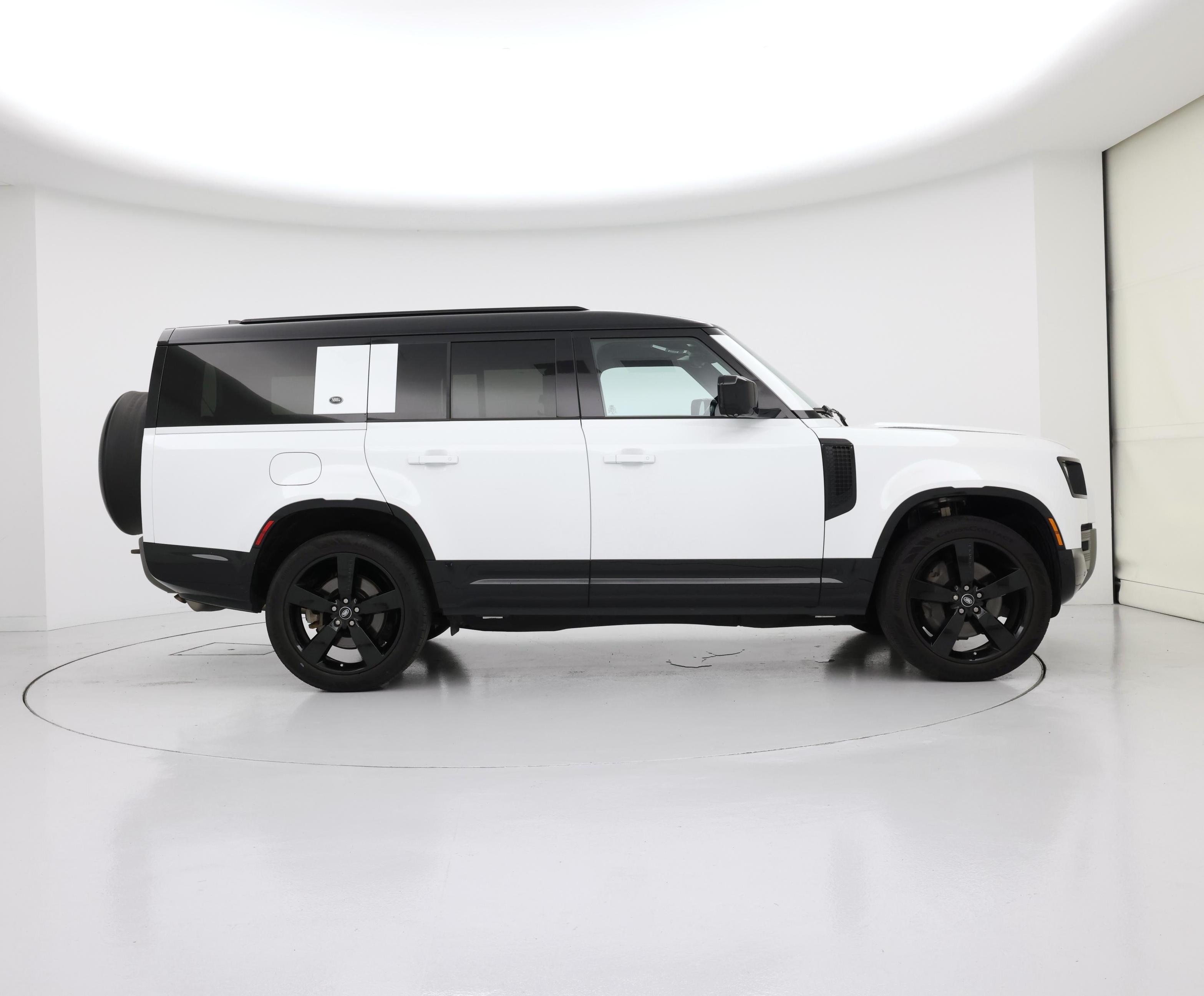 Thumbnail: 2023 Land Rover Defender - 7