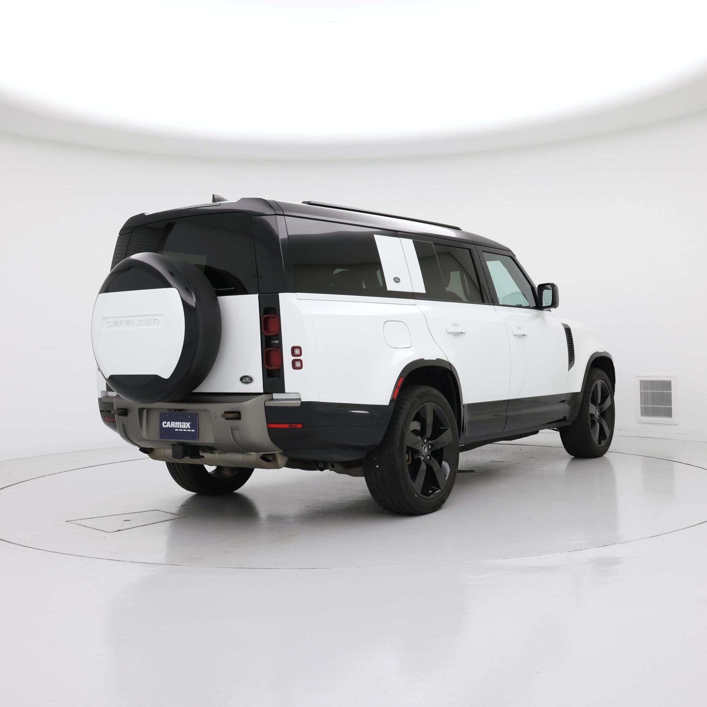 Thumbnail: 2023 Land Rover Defender - 8