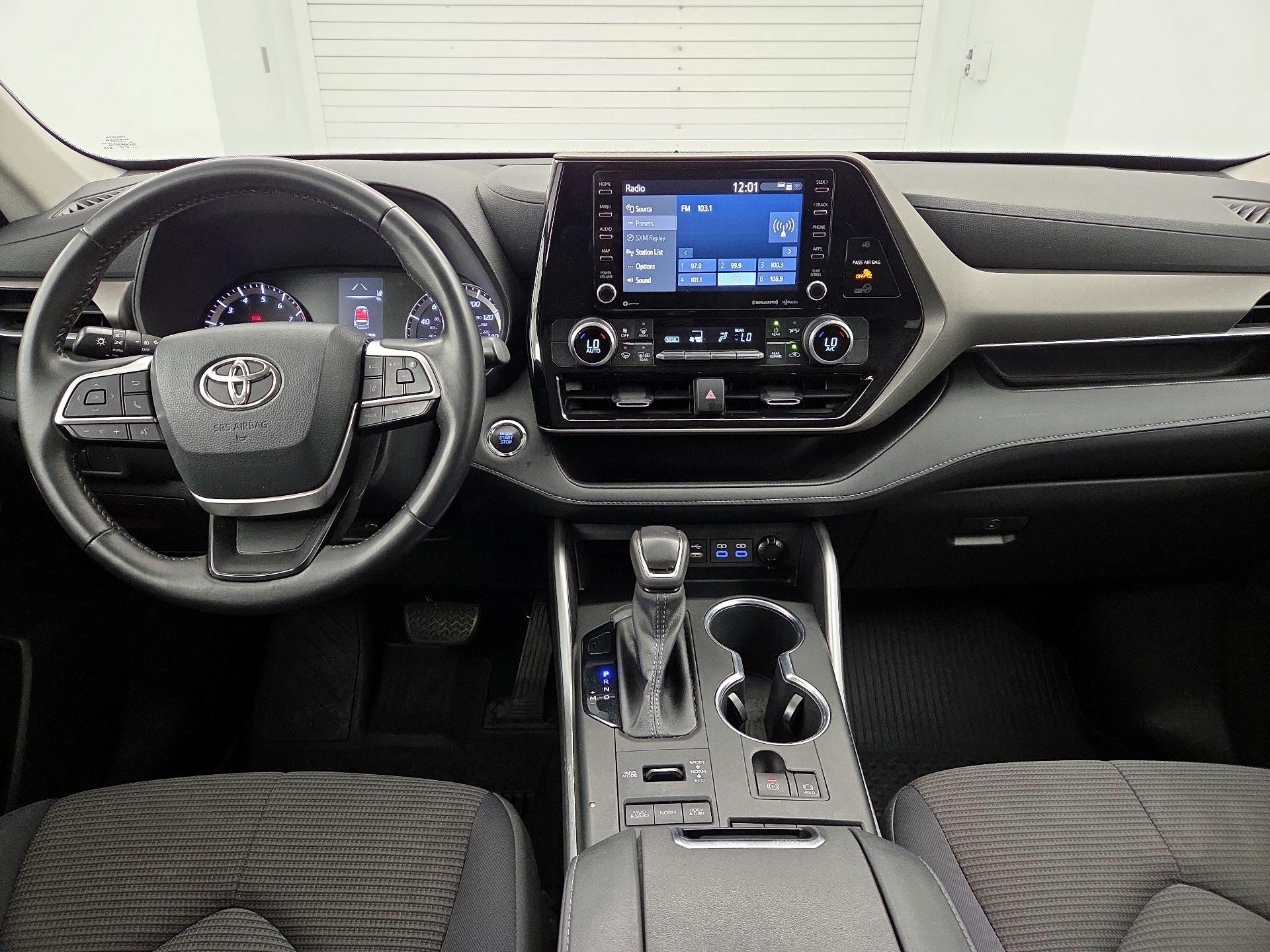 Thumbnail: 2022 Toyota Highlander - 9