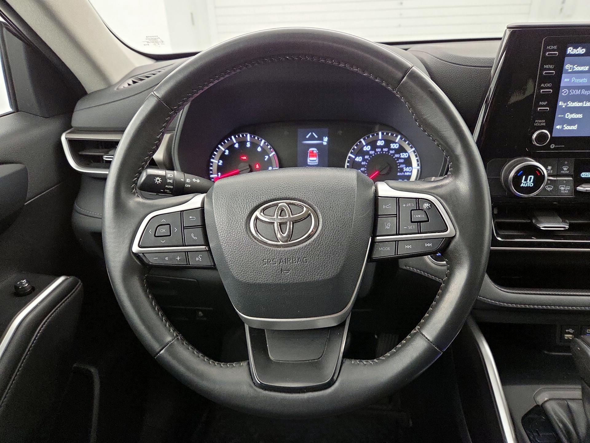 Thumbnail: 2022 Toyota Highlander - 10