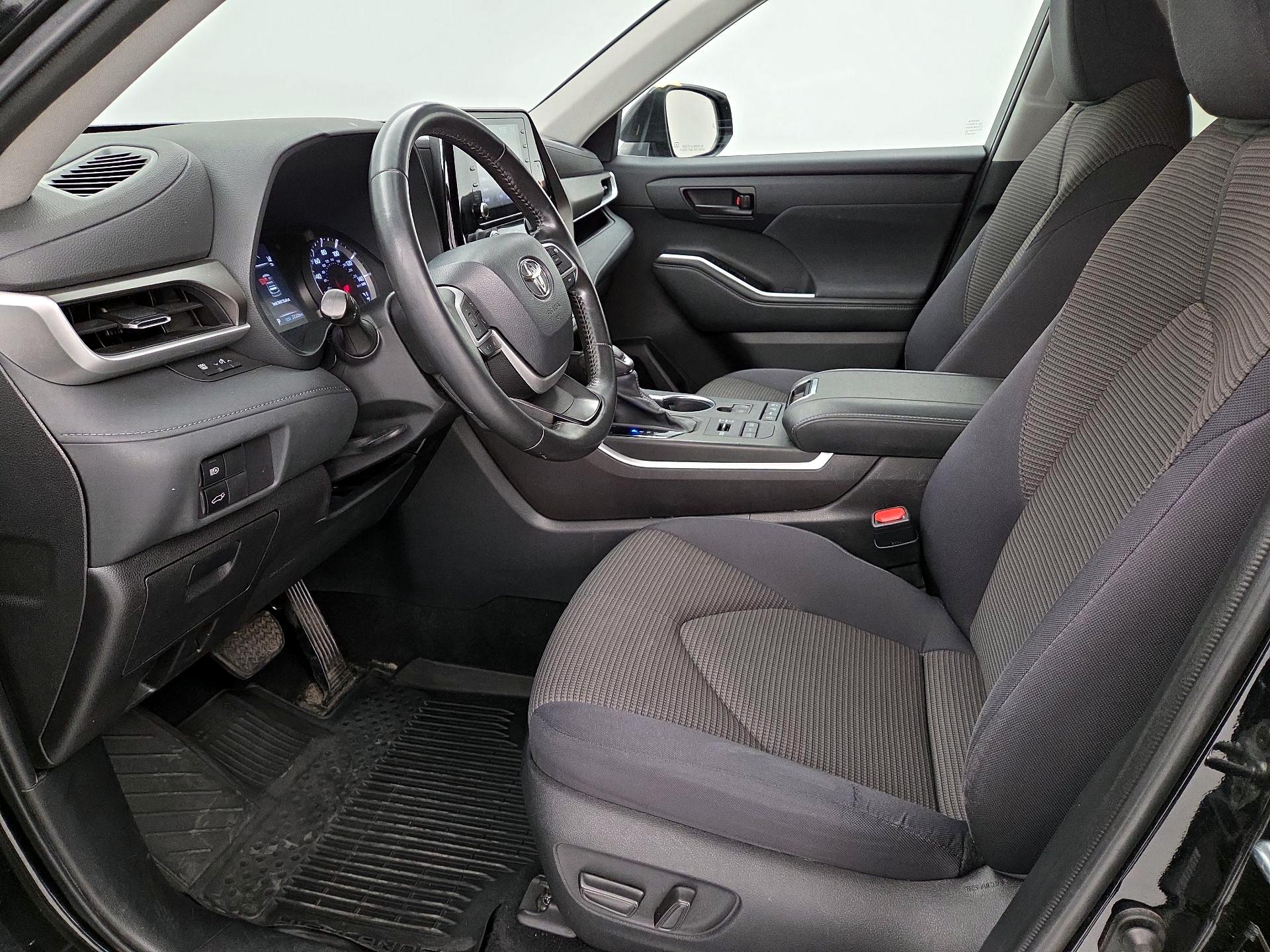 Thumbnail: 2022 Toyota Highlander - 11
