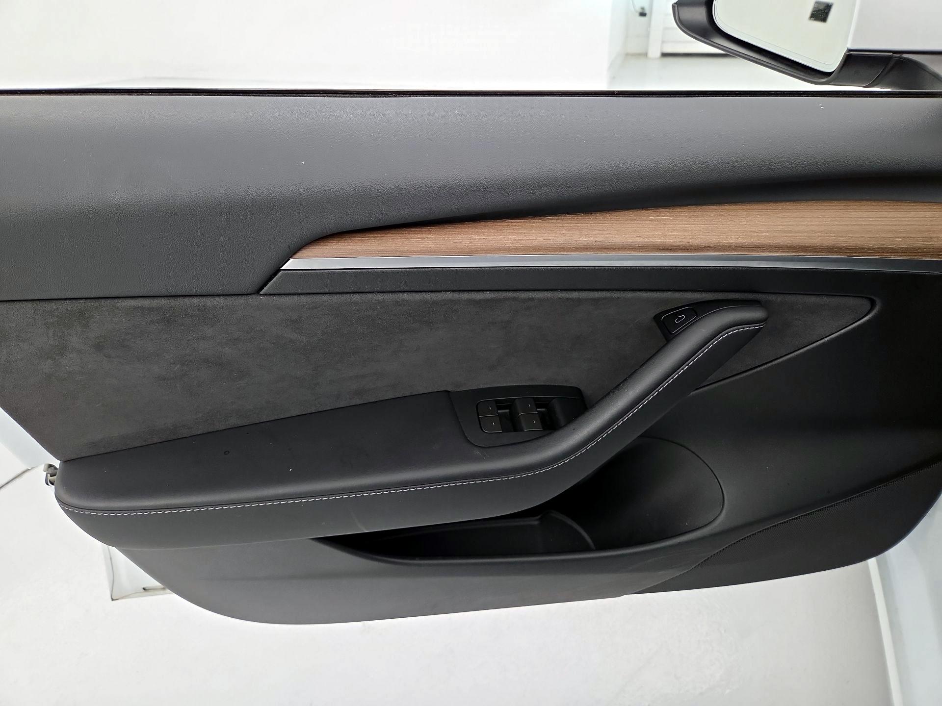 Thumbnail: 2023 Tesla Model 3 - 12