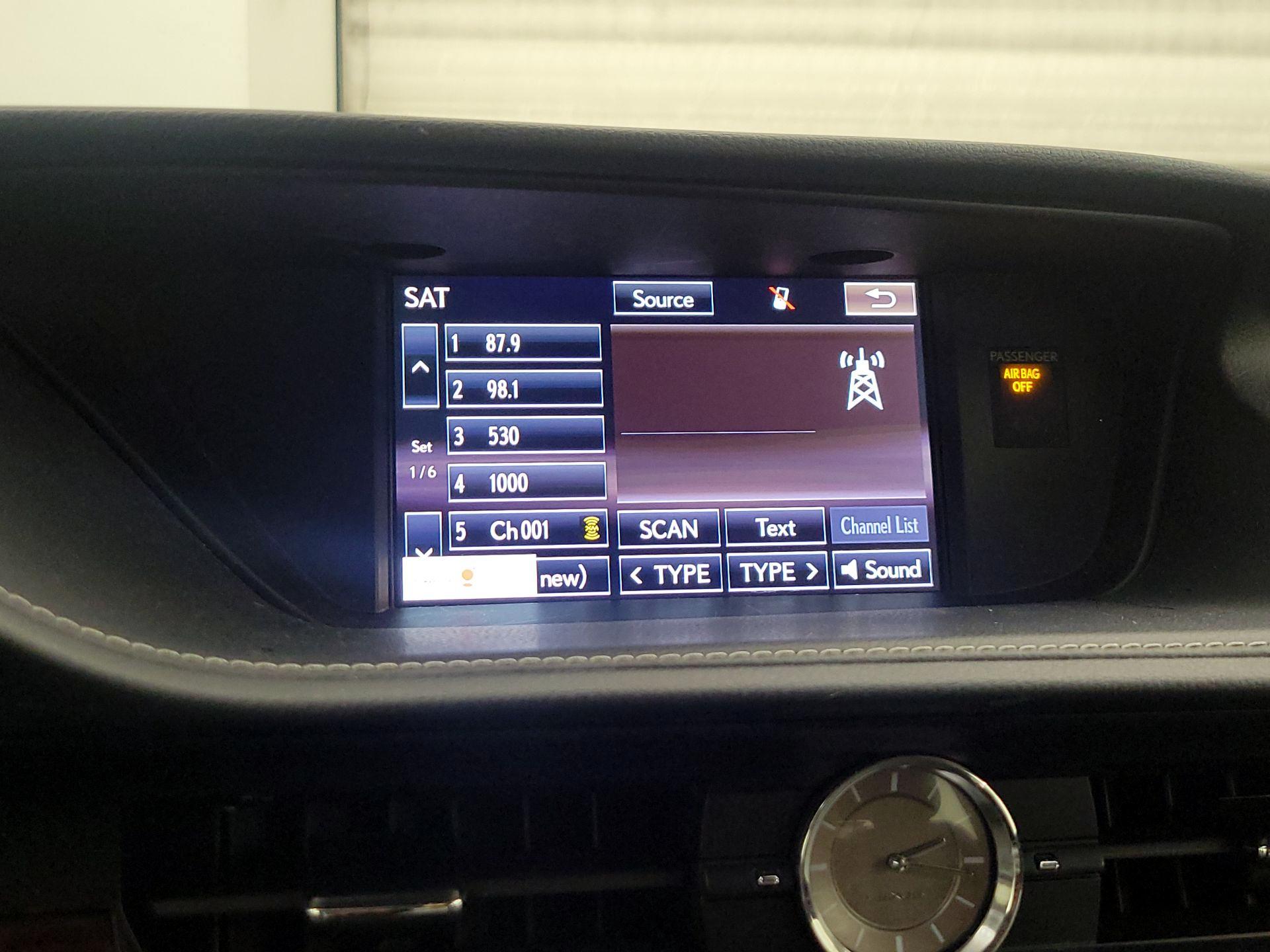 Thumbnail: 2016 Lexus ES - 16