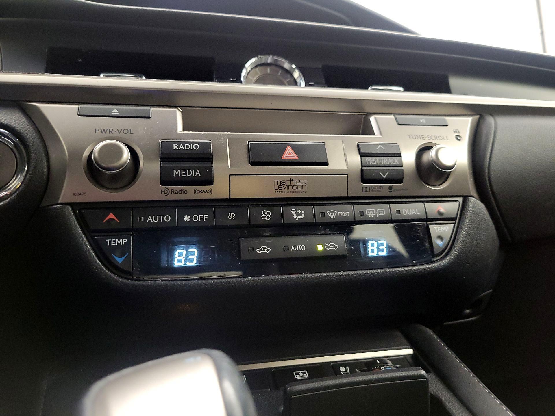 Thumbnail: 2016 Lexus ES - 17