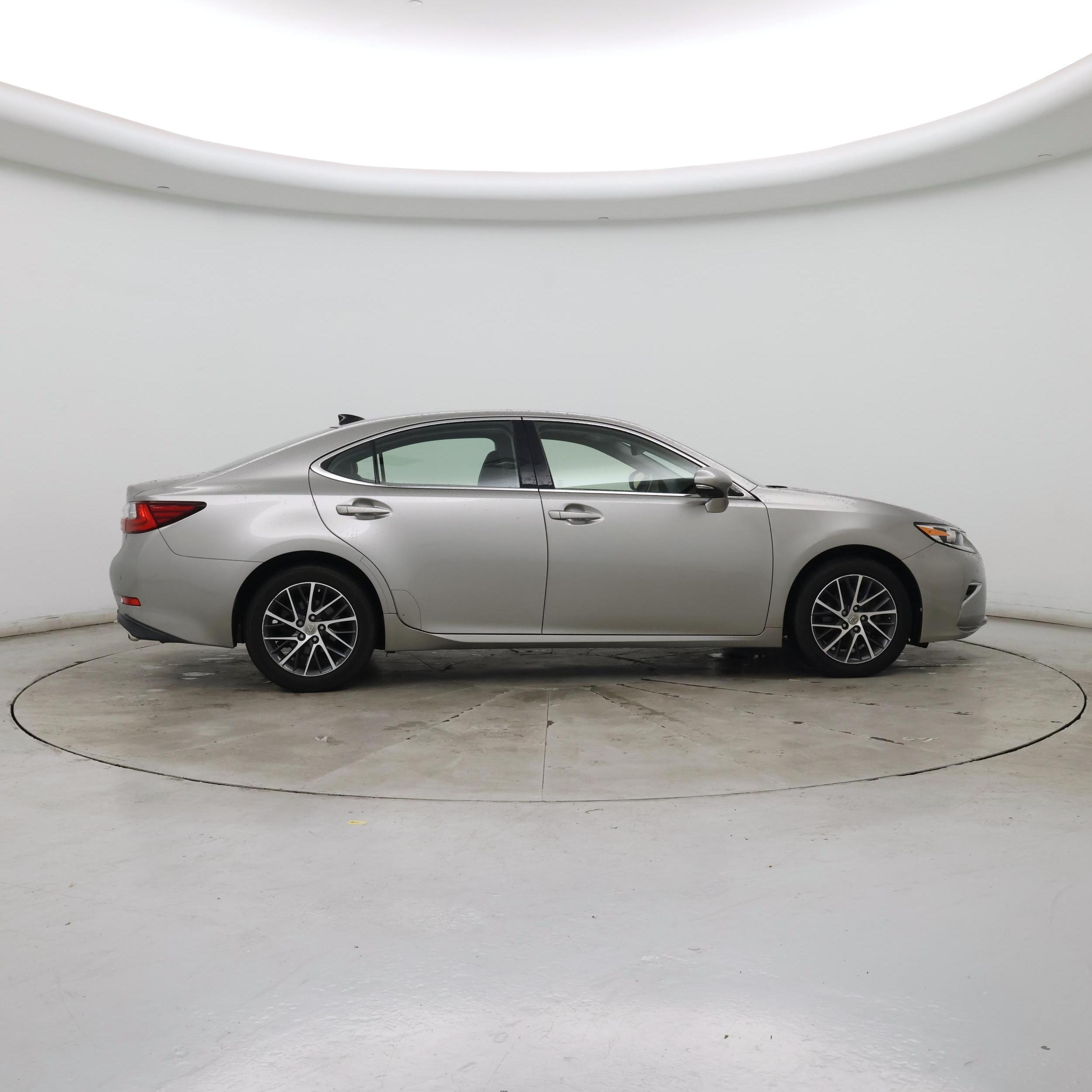 Thumbnail: 2016 Lexus ES - 7