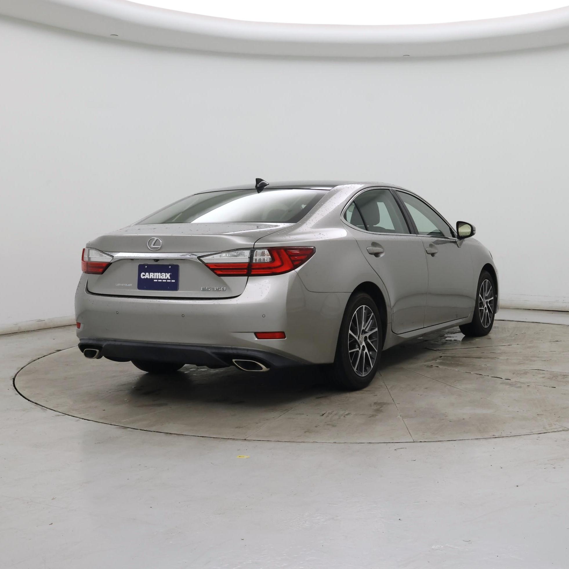 Thumbnail: 2016 Lexus ES - 8