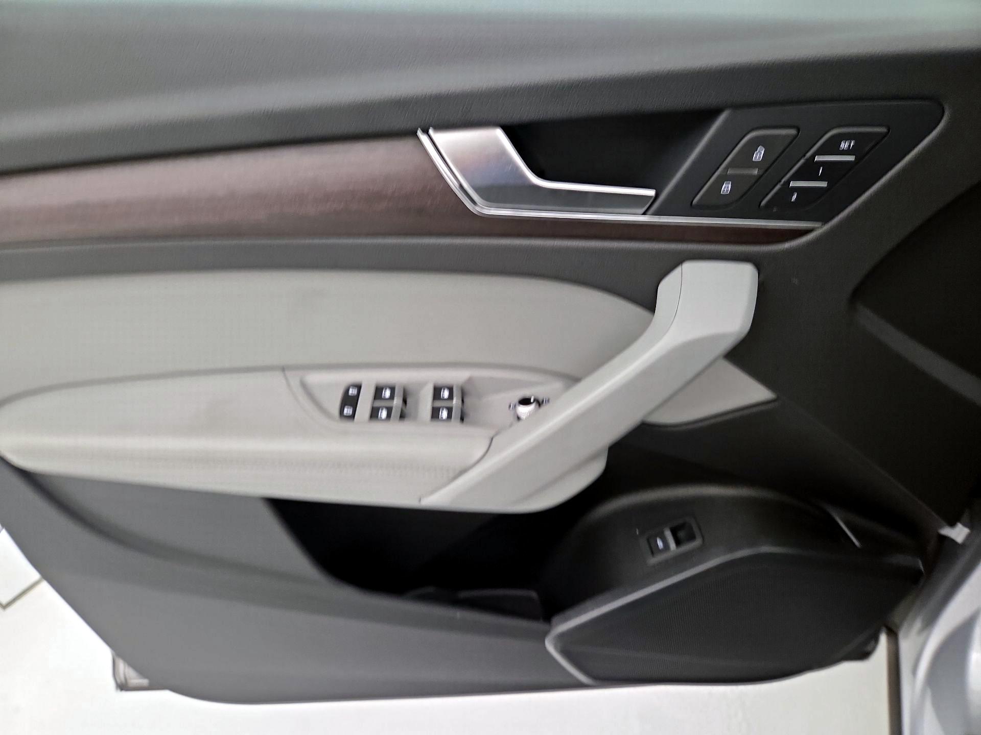 Thumbnail: 2022 Audi Q5 - 12