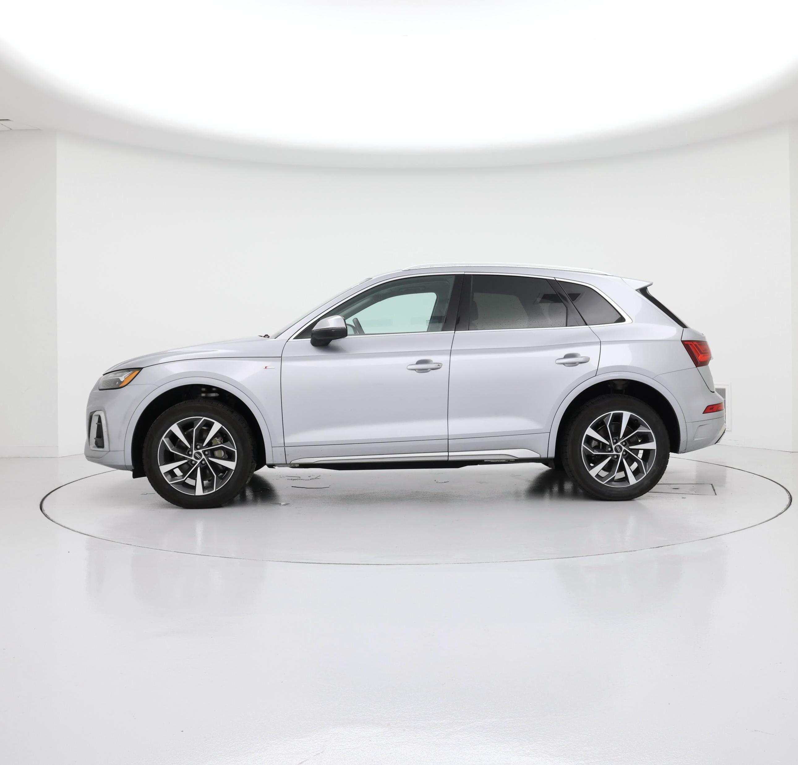 Thumbnail: 2022 Audi Q5 - 3