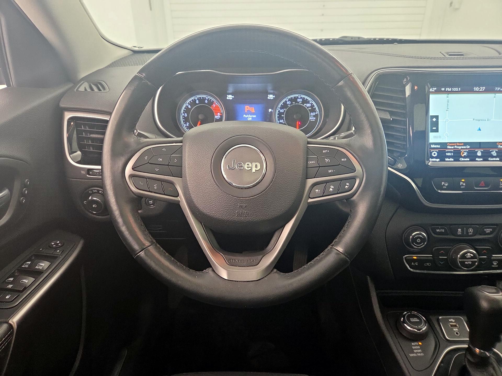 Thumbnail: 2019 Jeep Cherokee - 10
