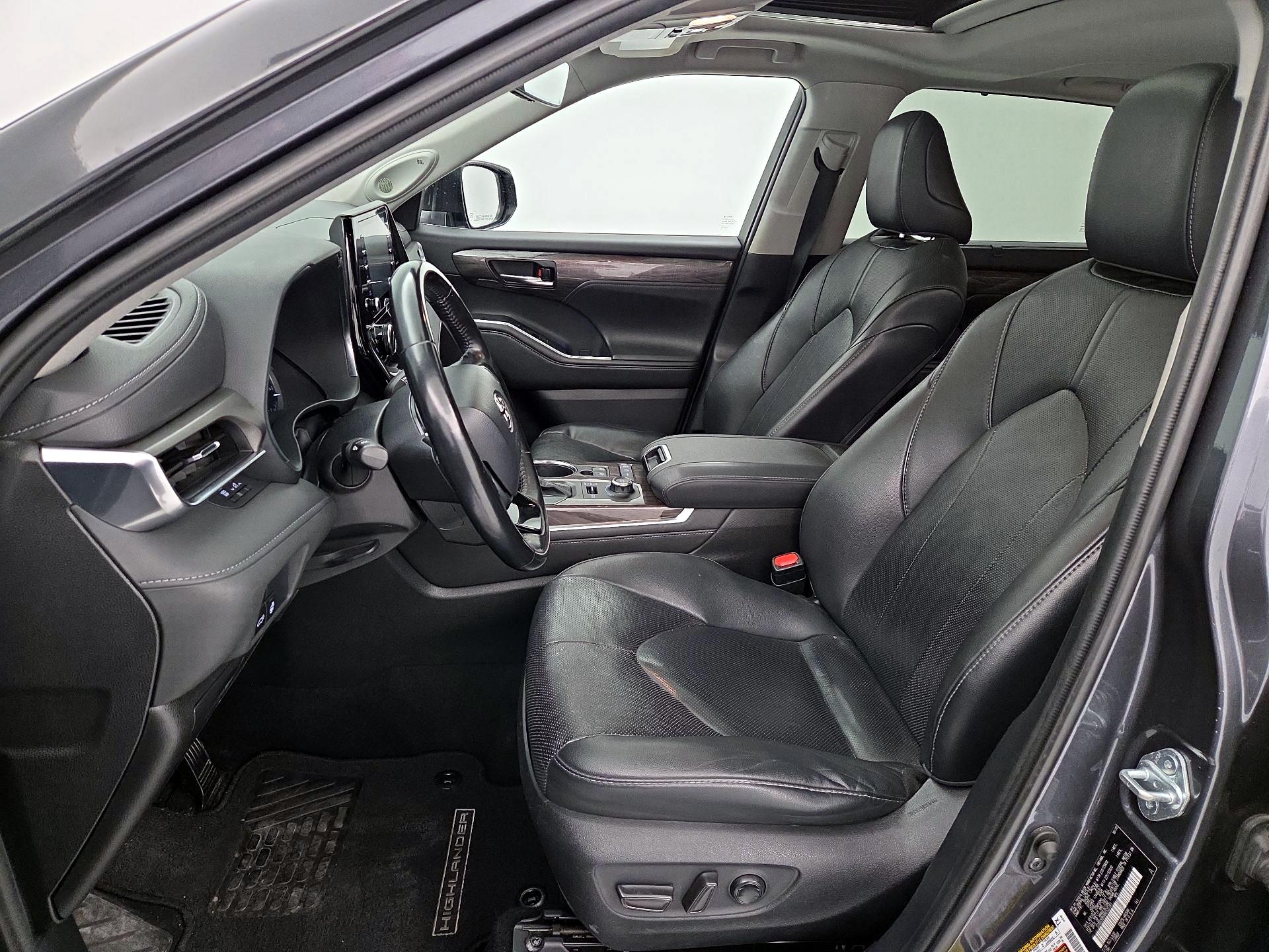 Thumbnail: 2021 Toyota Highlander - 11
