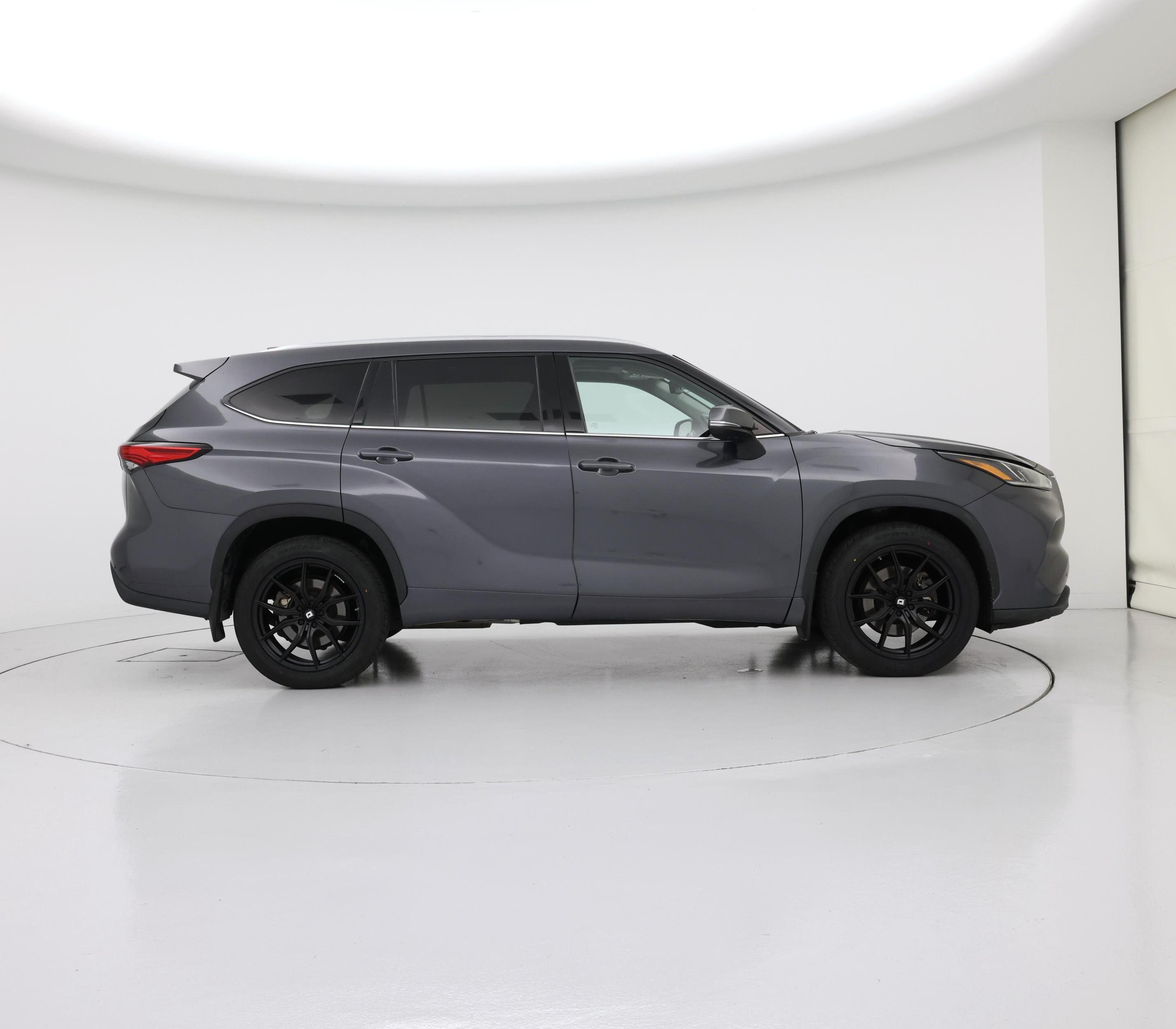 Thumbnail: 2021 Toyota Highlander - 7