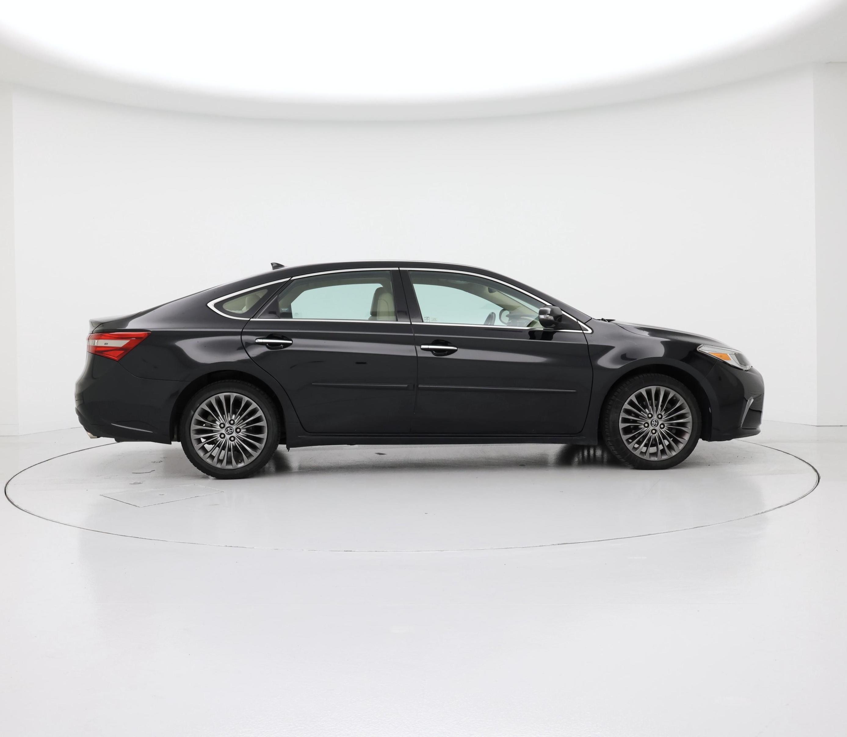 Thumbnail: 2017 Toyota Avalon - 7
