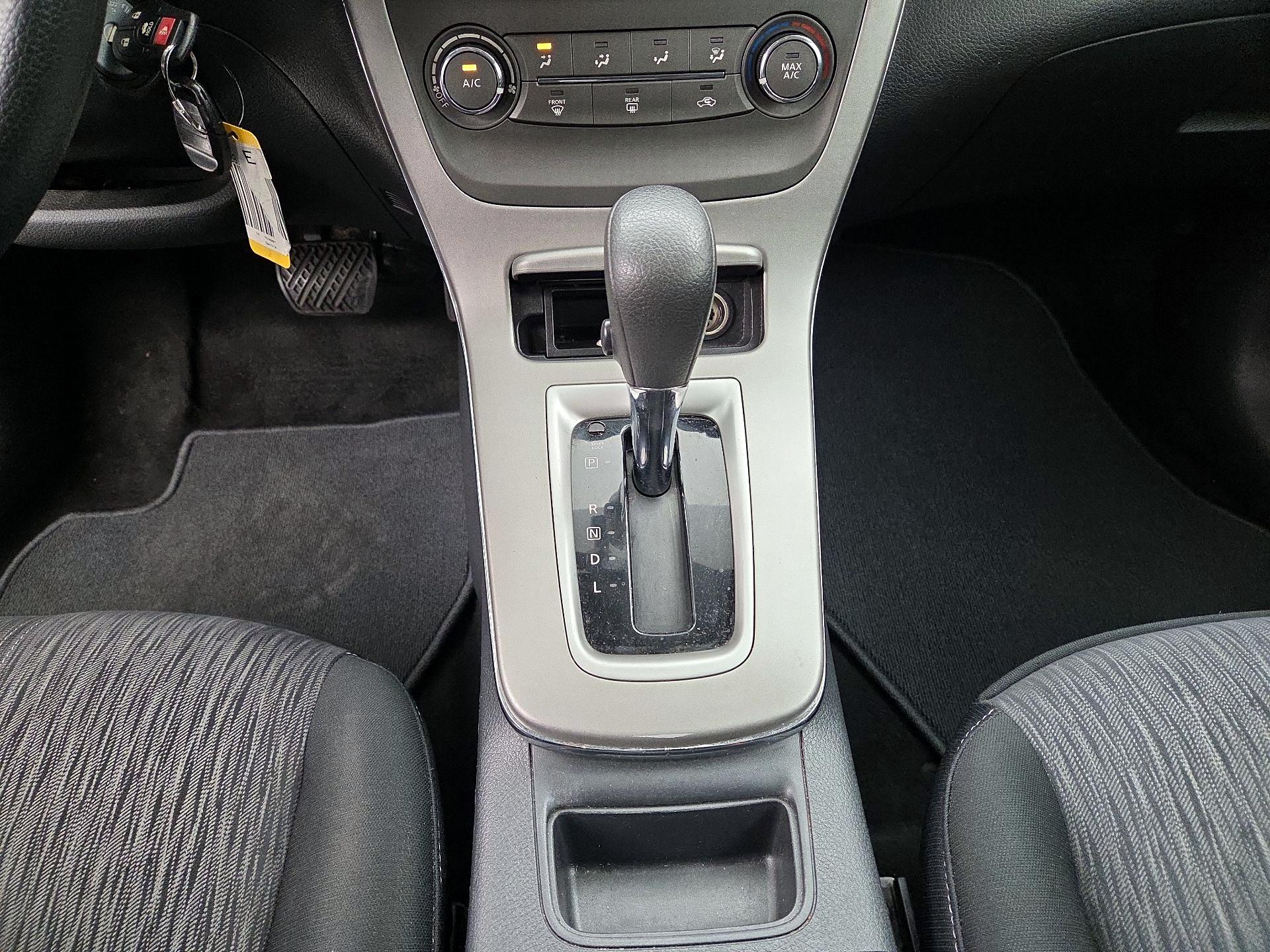 Thumbnail: 2014 Nissan Sentra - 16