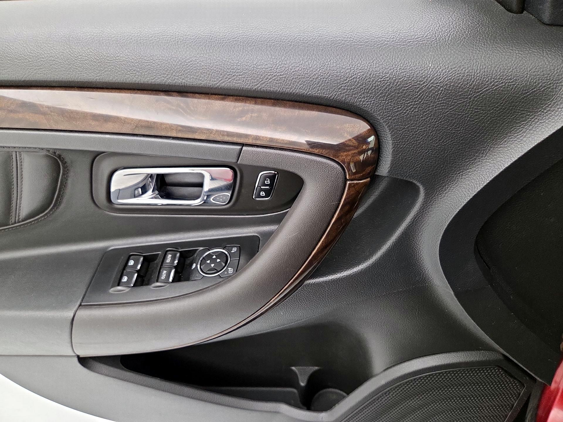 Thumbnail: 2016 Ford Taurus - 12