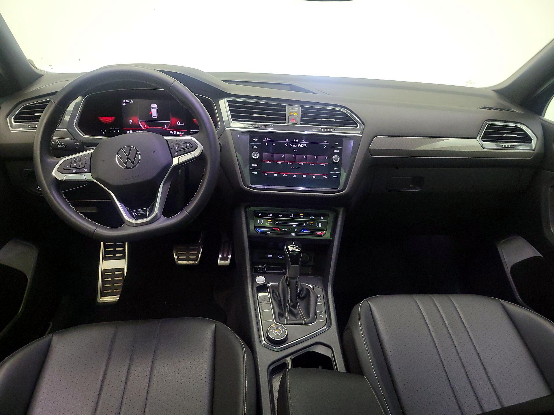 Thumbnail: 2023 Volkswagen Tiguan - 9