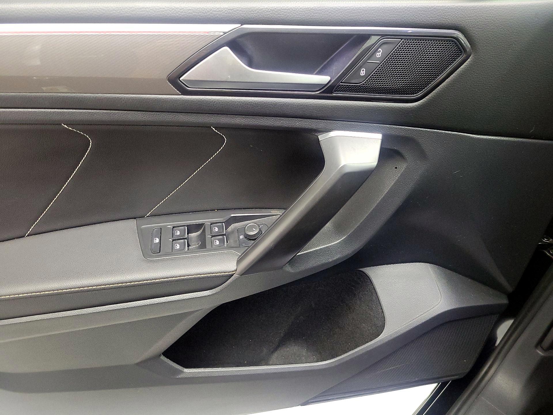 Thumbnail: 2023 Volkswagen Tiguan - 12