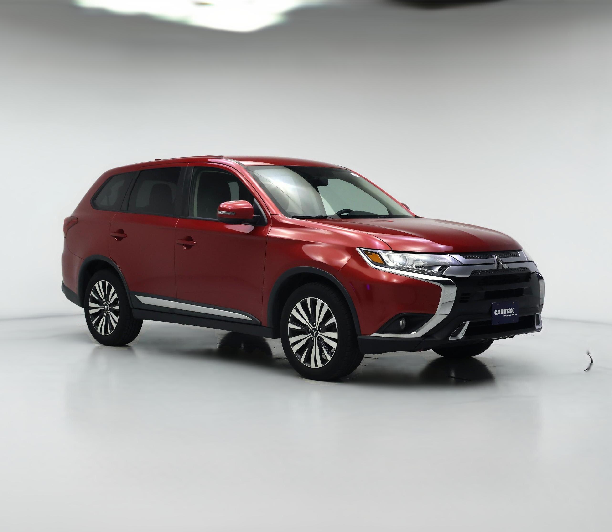 Thumbnail: 2019 Mitsubishi Outlander - 1
