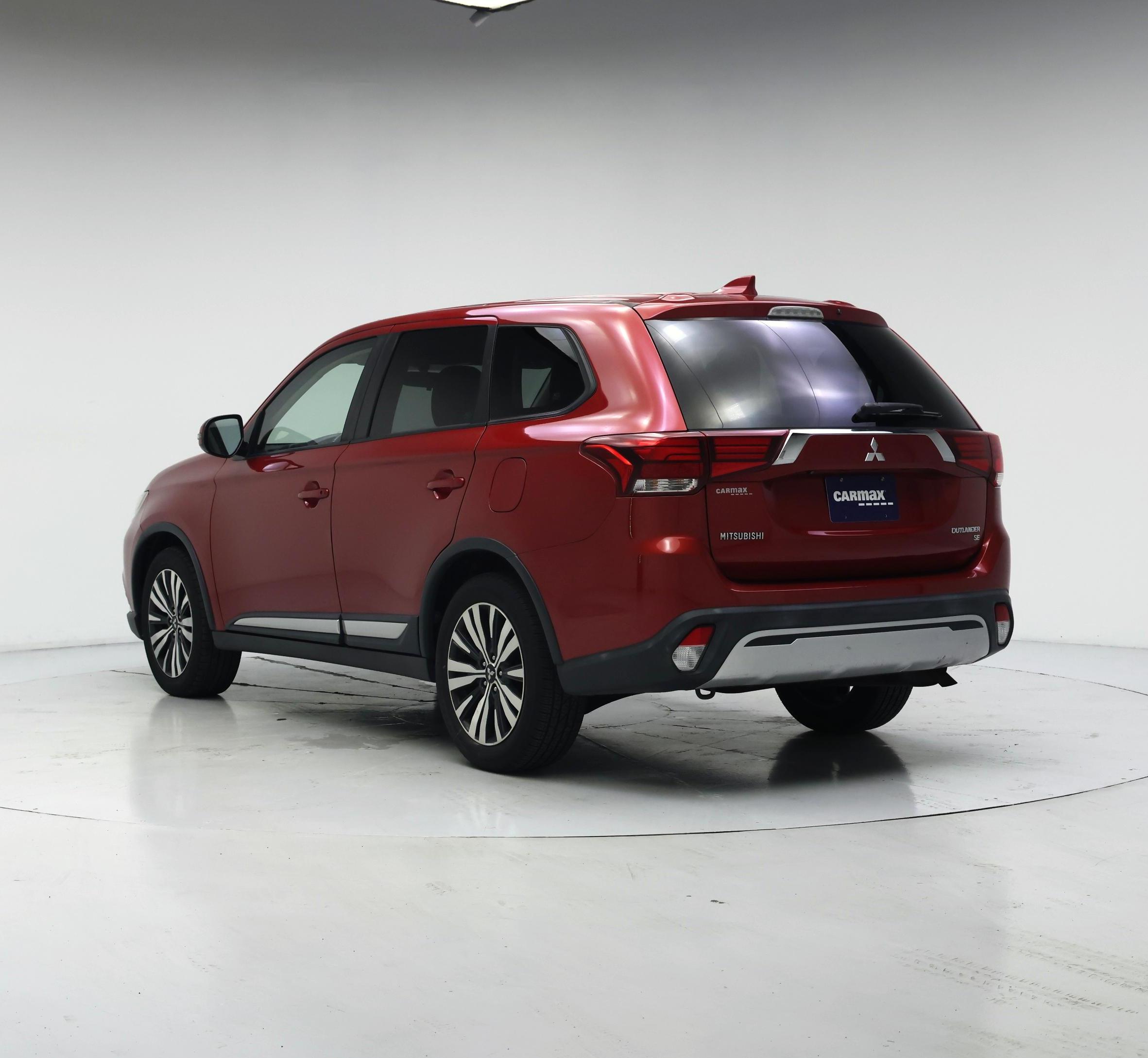 Thumbnail: 2019 Mitsubishi Outlander - 2