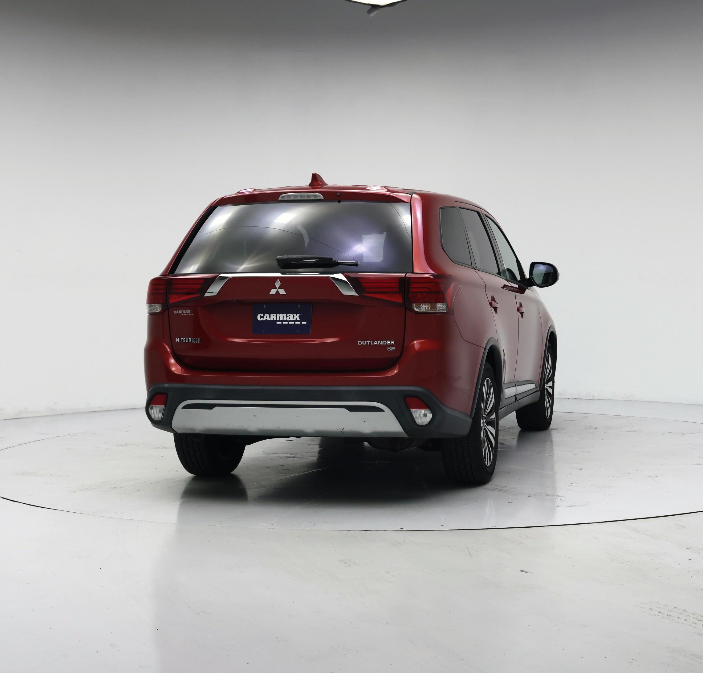 Thumbnail: 2019 Mitsubishi Outlander - 8