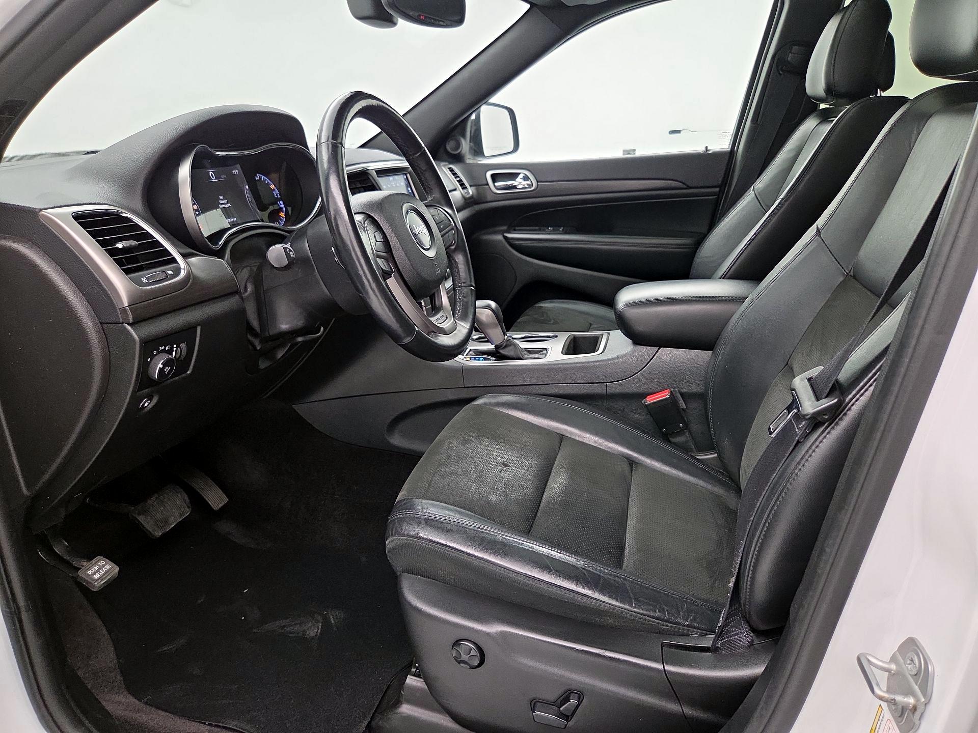 Thumbnail: 2018 Jeep Grand Cherokee - 11