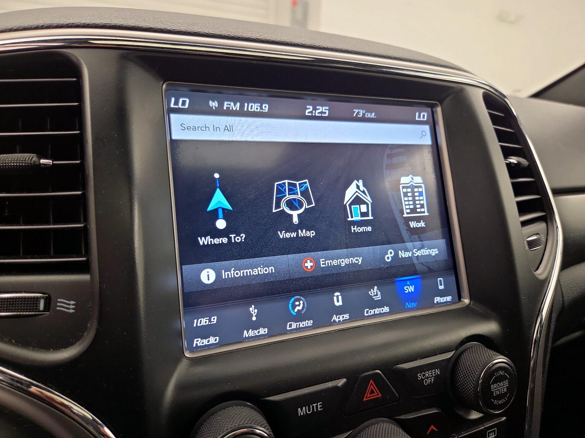 Thumbnail: 2018 Jeep Grand Cherokee - 14