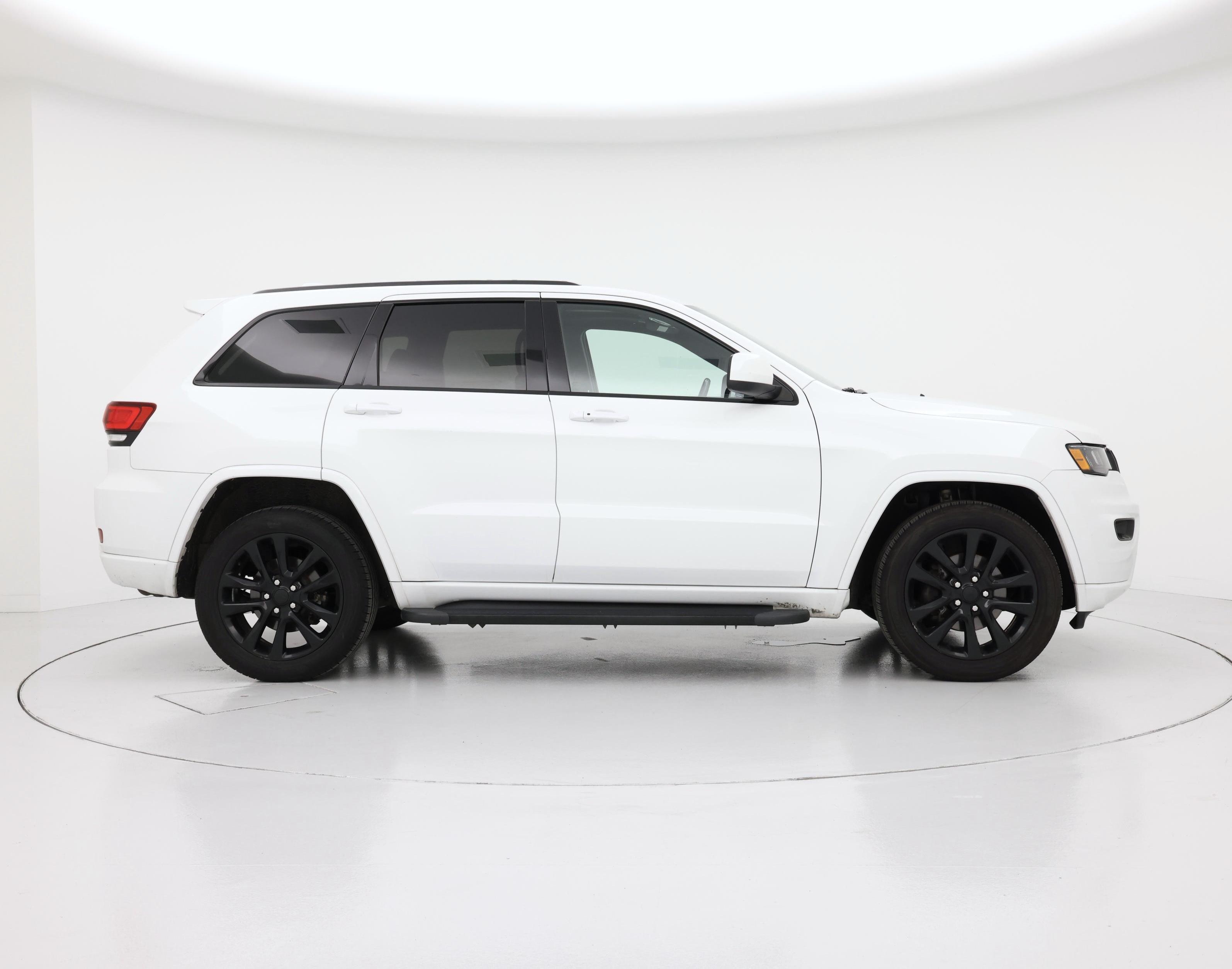 Thumbnail: 2018 Jeep Grand Cherokee - 7