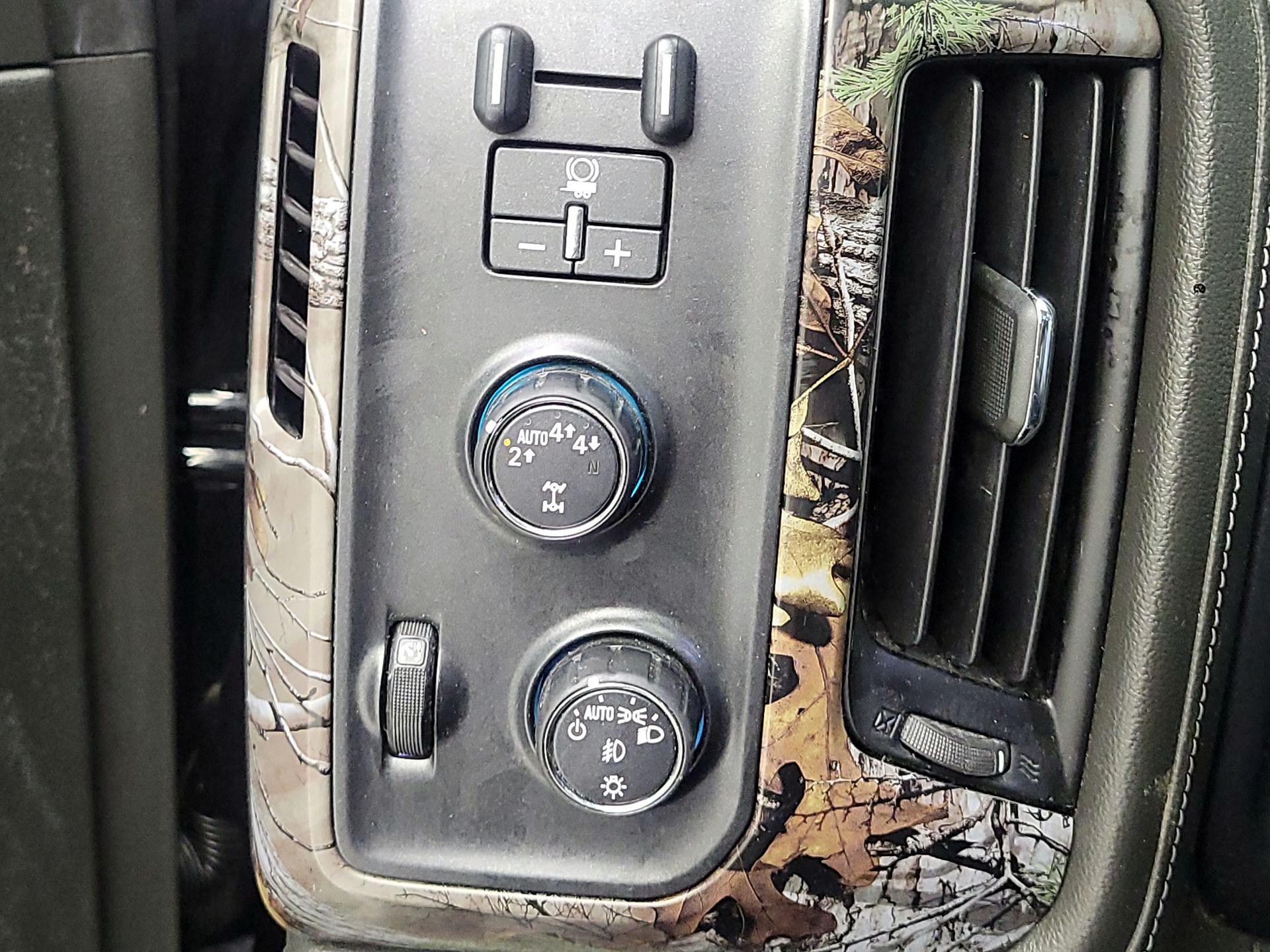 Thumbnail: 2017 Chevrolet Silverado 1500 - 13