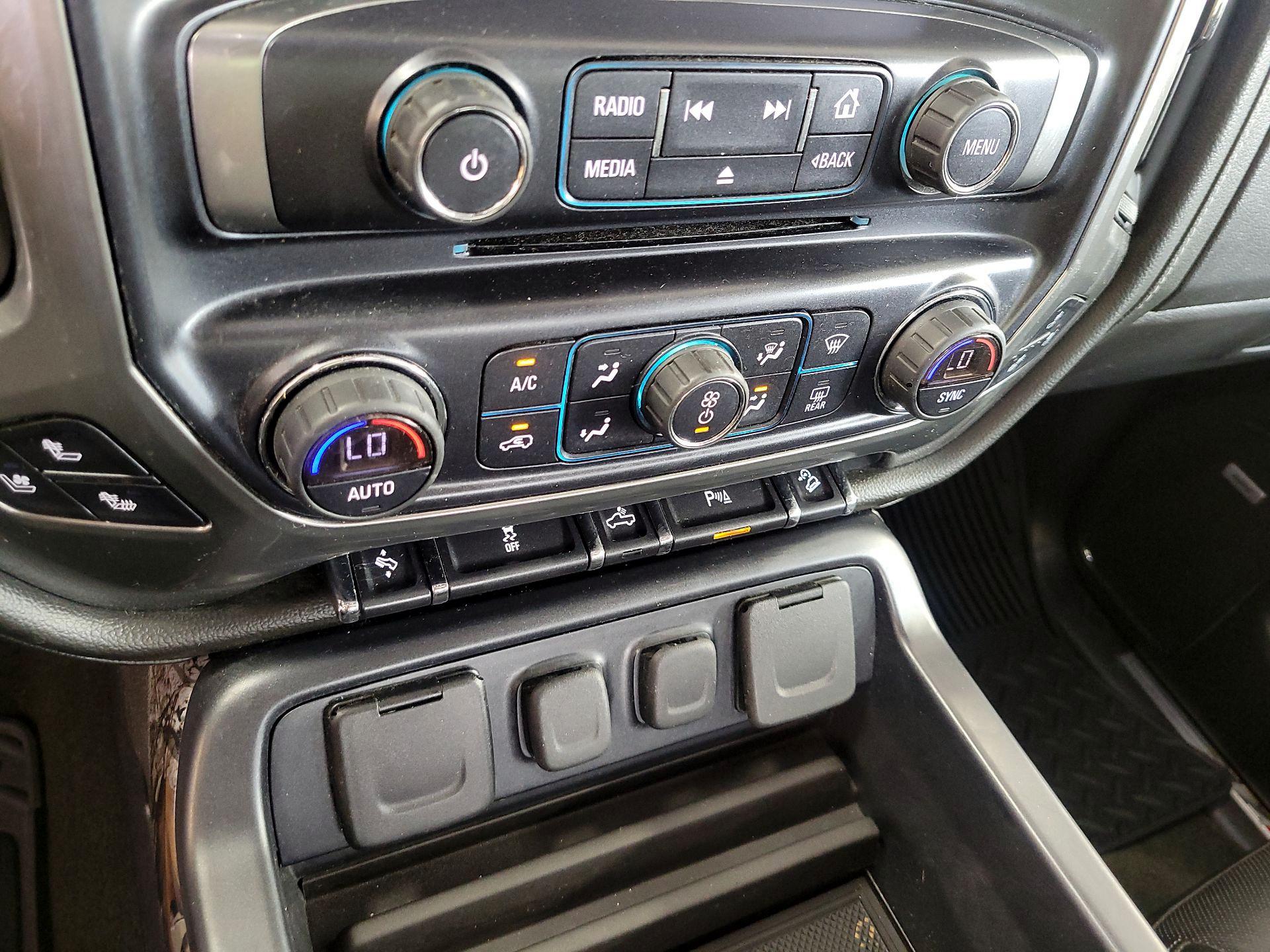 Thumbnail: 2017 Chevrolet Silverado 1500 - 16