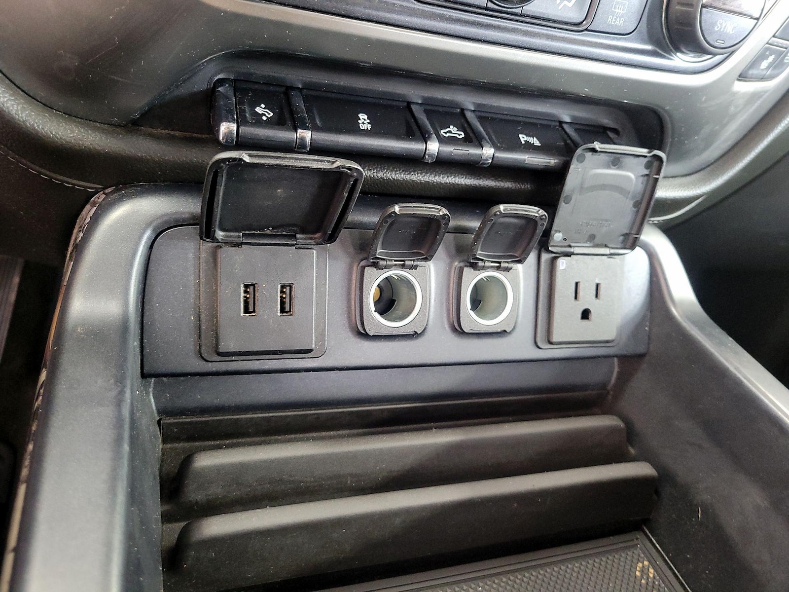 2017 Chevrolet Silverado 1500 LTZ - Photo 19
