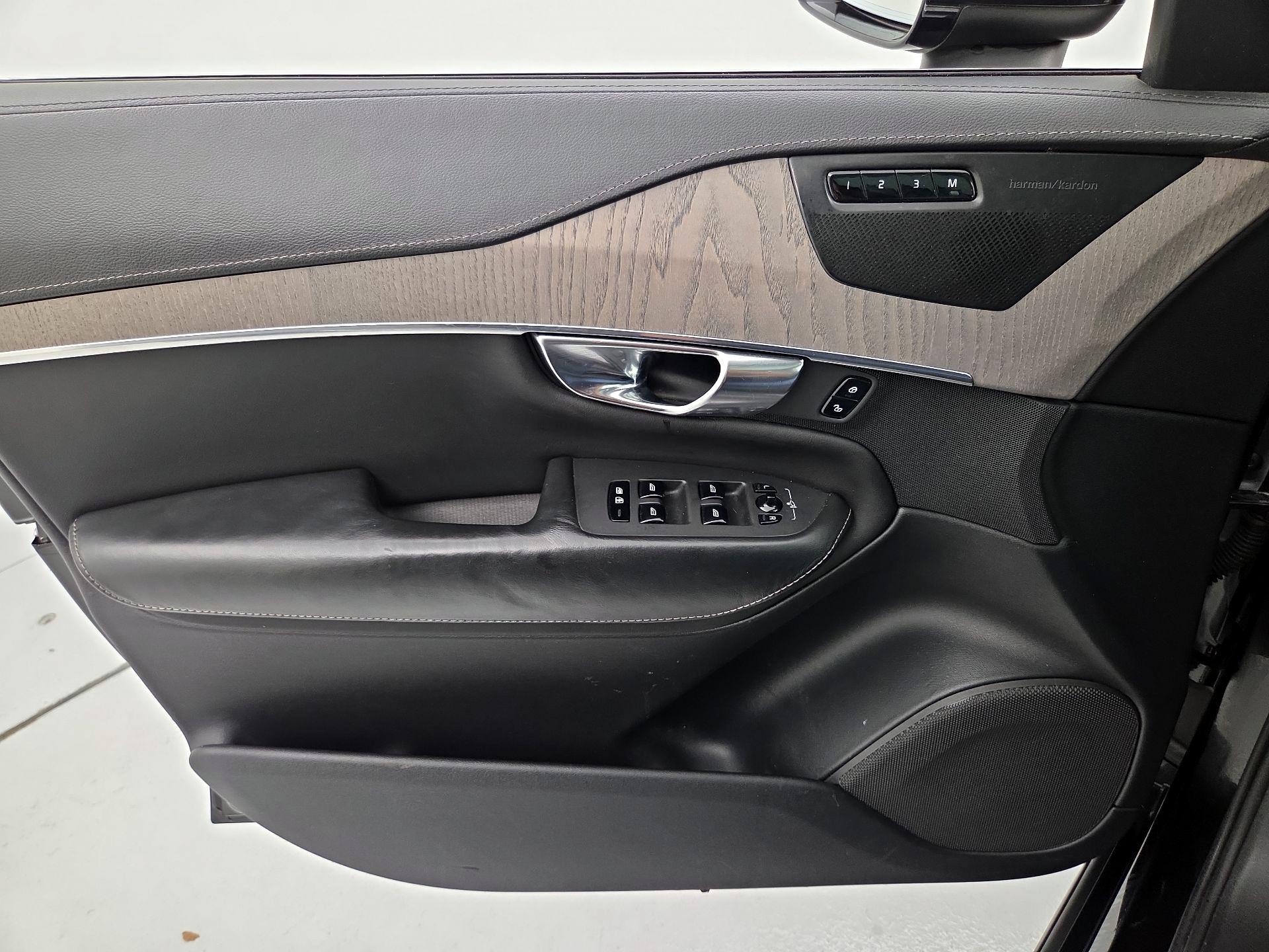 Thumbnail: 2020 Volvo XC90 - 12