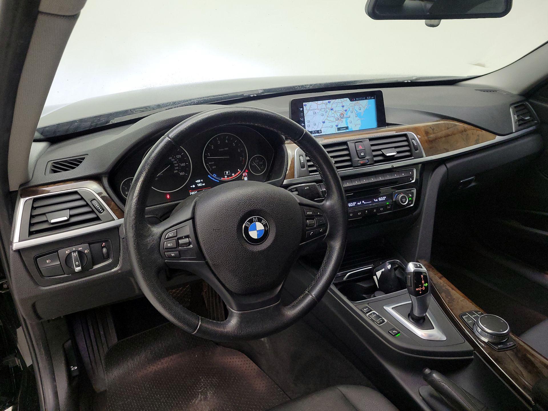 Thumbnail: 2017 BMW 3 Series - 9